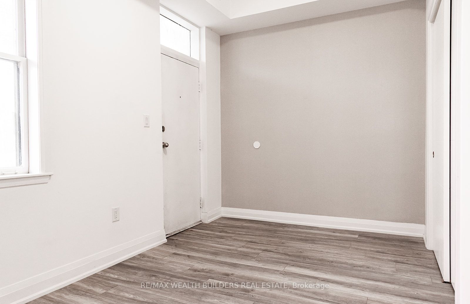 213 Jarvis Street 6 Property Photo 4