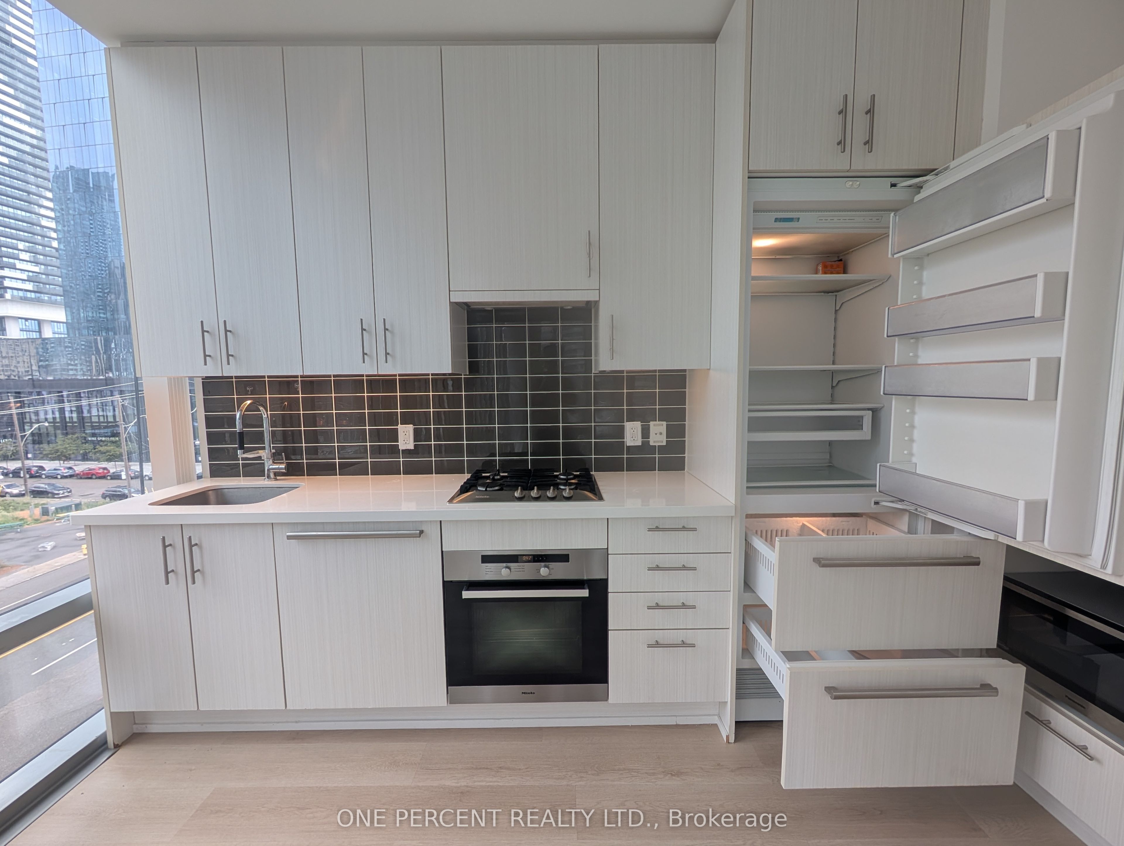 39 Queens Quay E 441 Property Photo 4