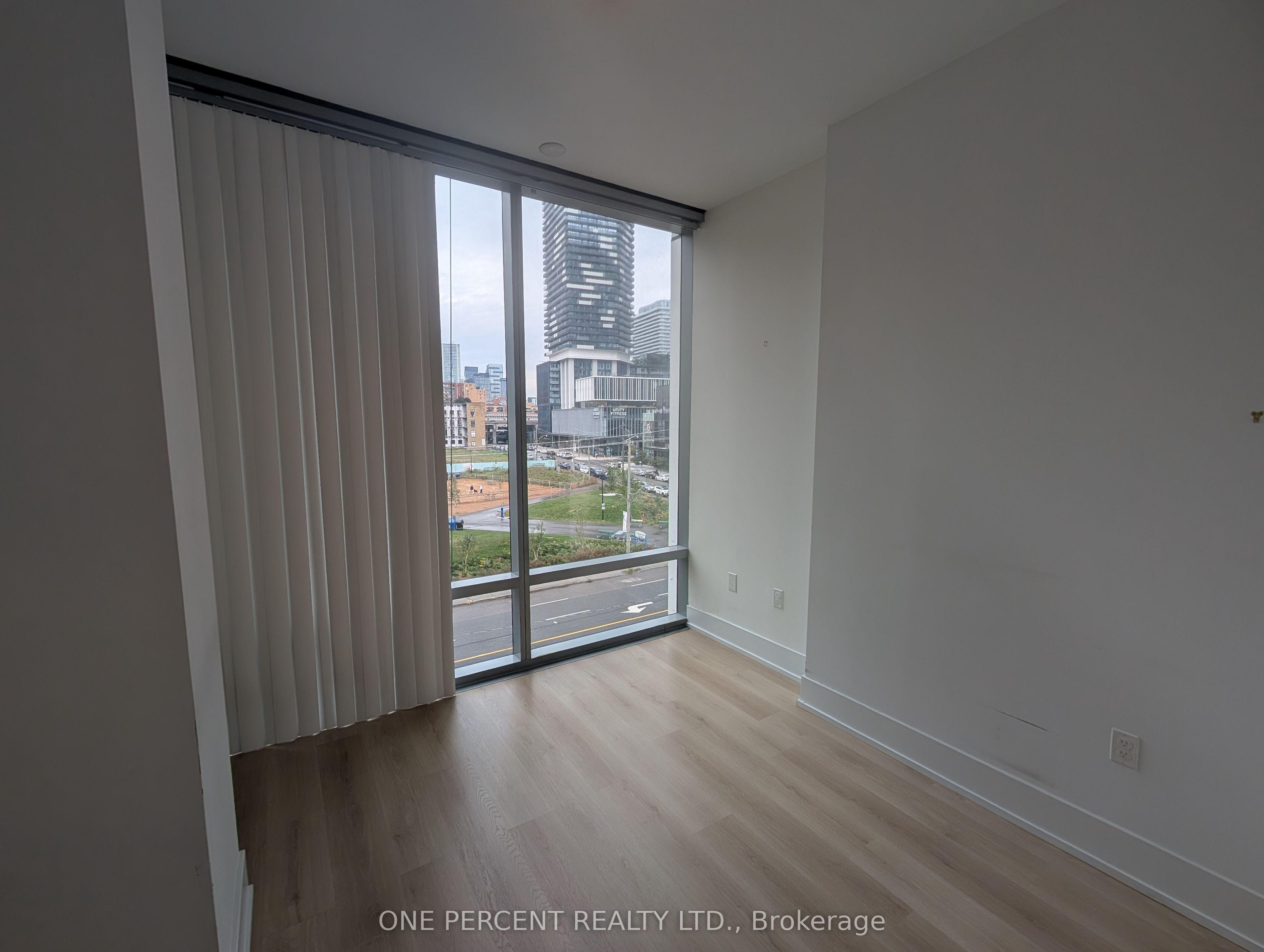 39 Queens Quay E 441 Property Photo 5