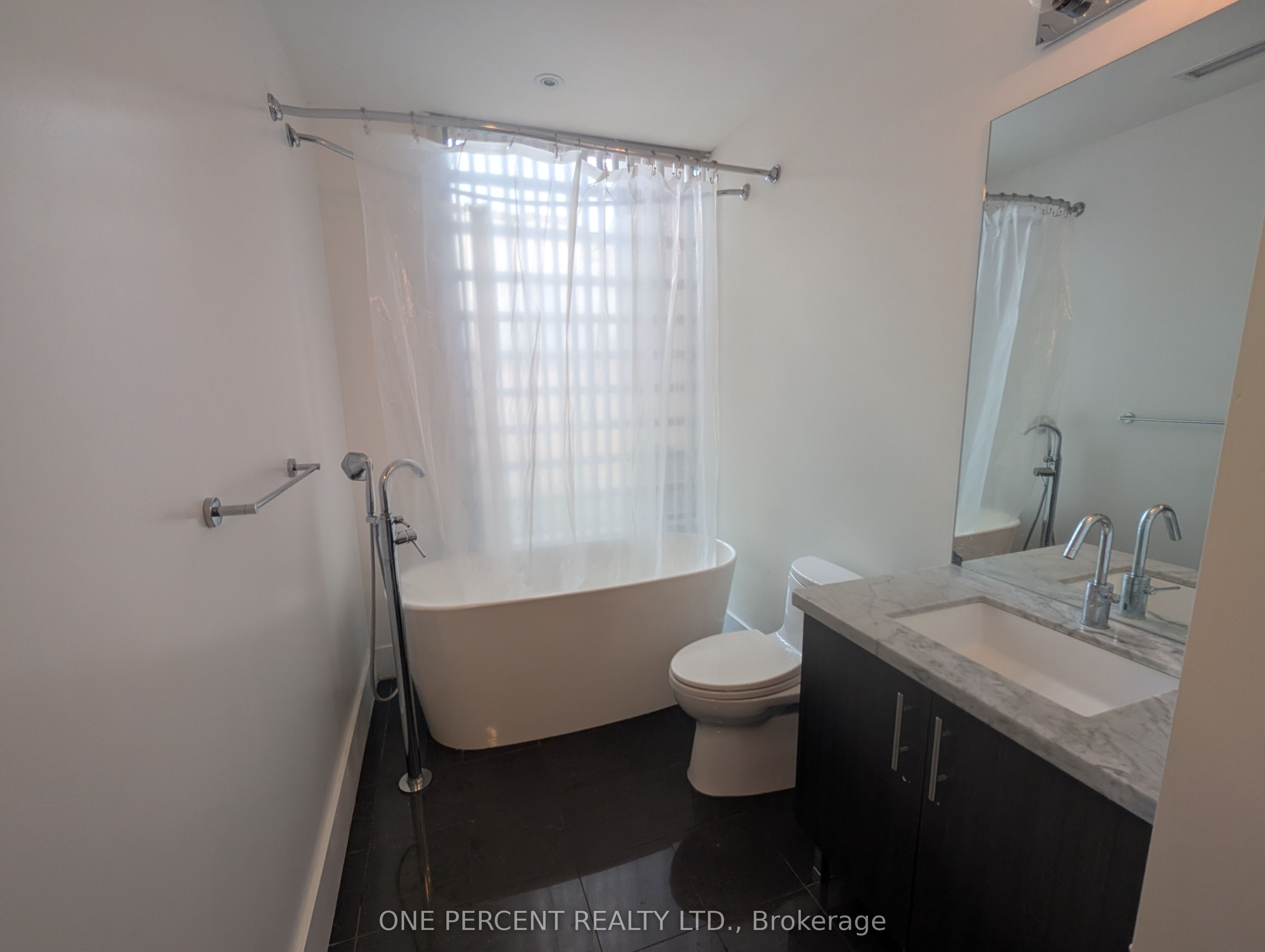 39 Queens Quay E 441 Property Photo 6