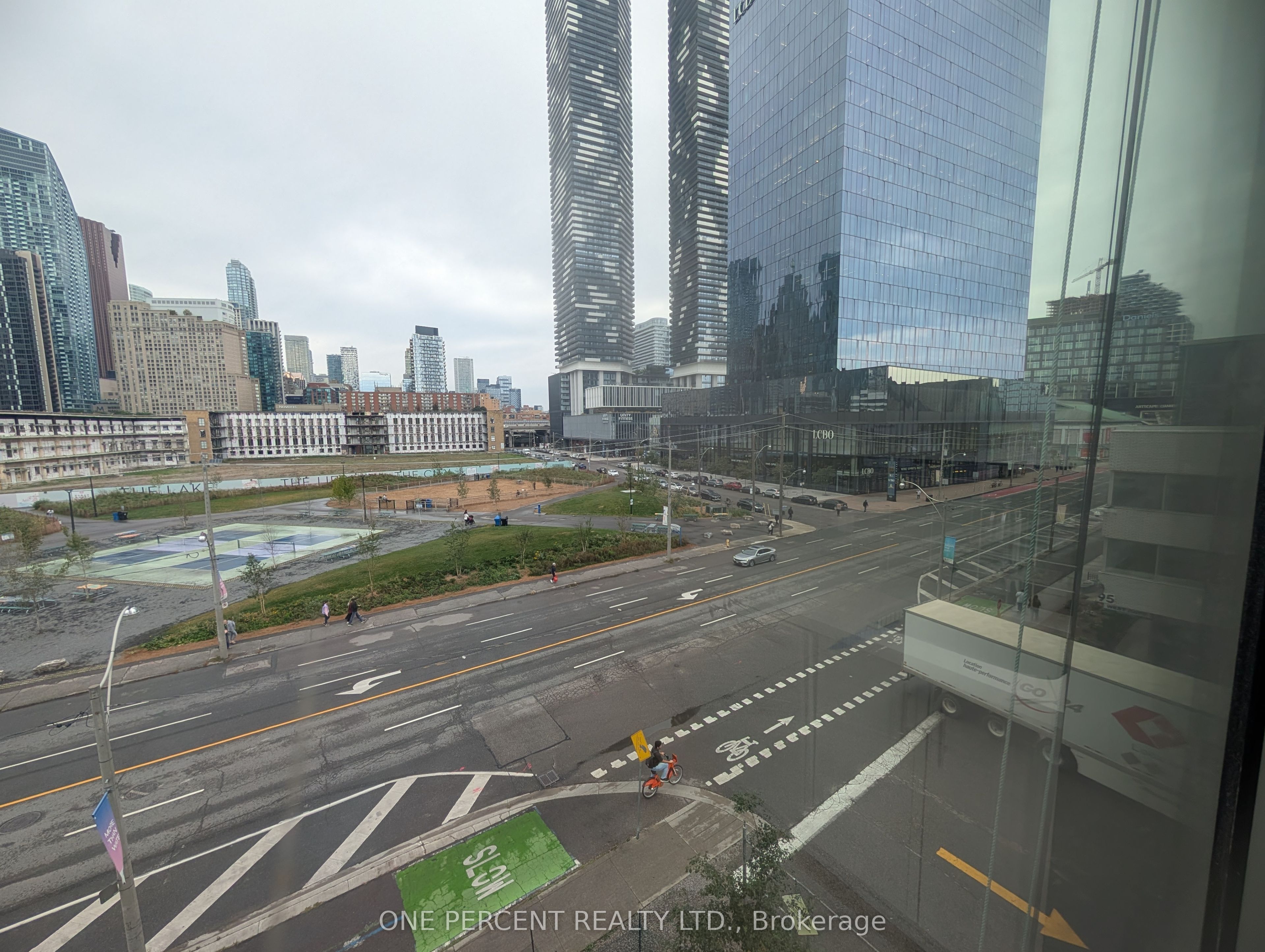 39 Queens Quay E 441 Property Photo 8
