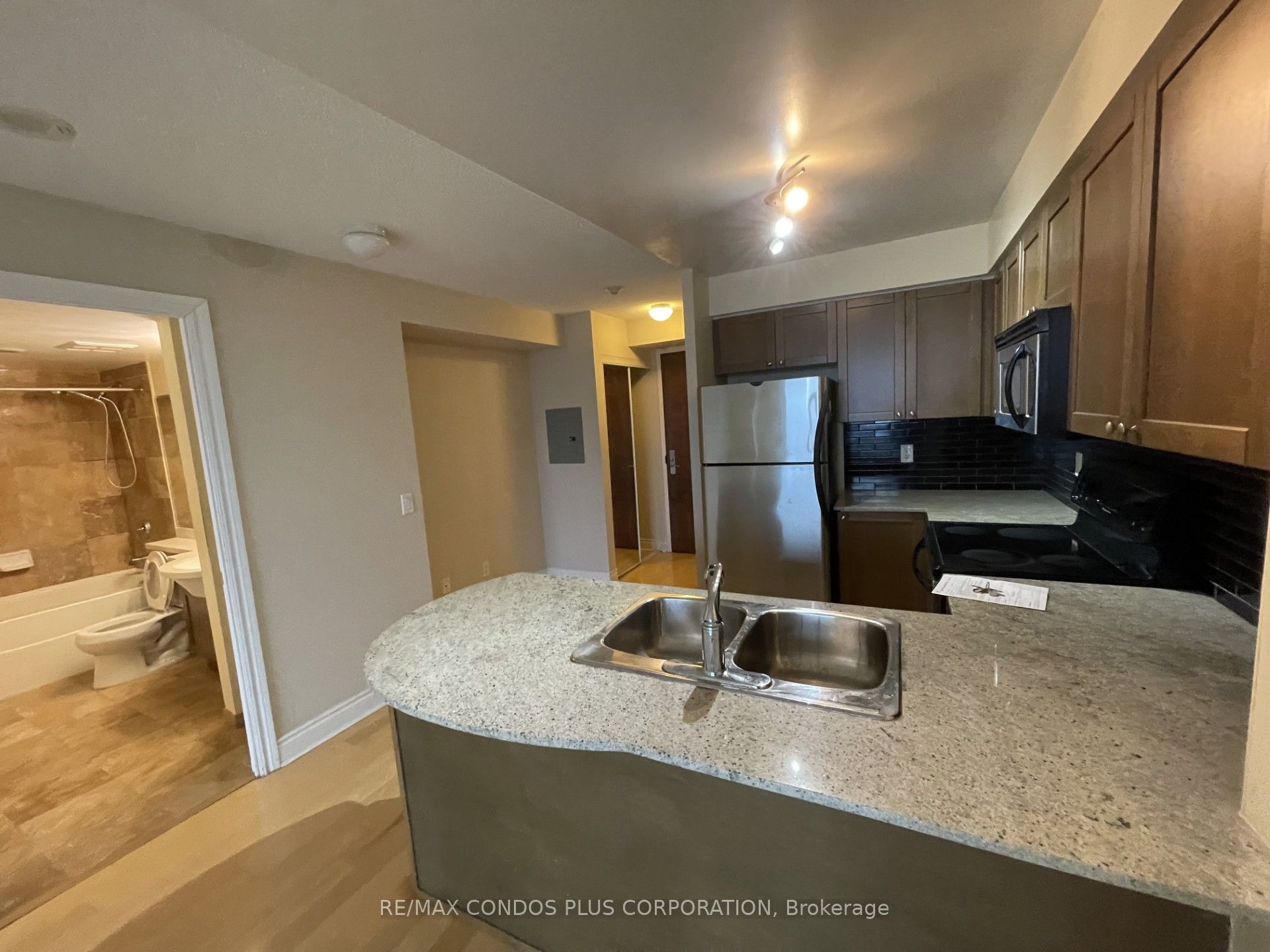 763 Bay Street 3904 Property Photo 7