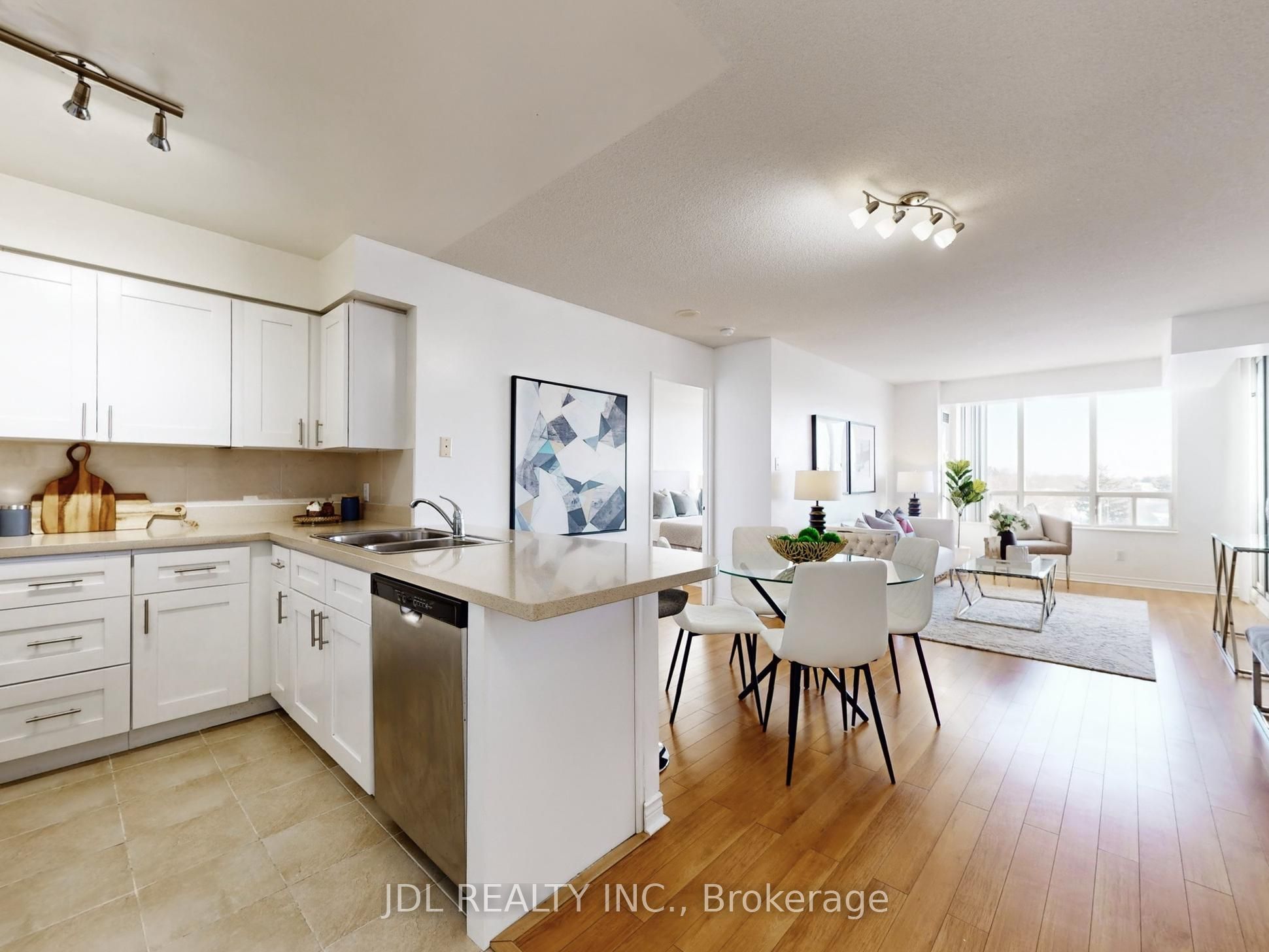 260 Doris Avenue 906 Property Photo 1
