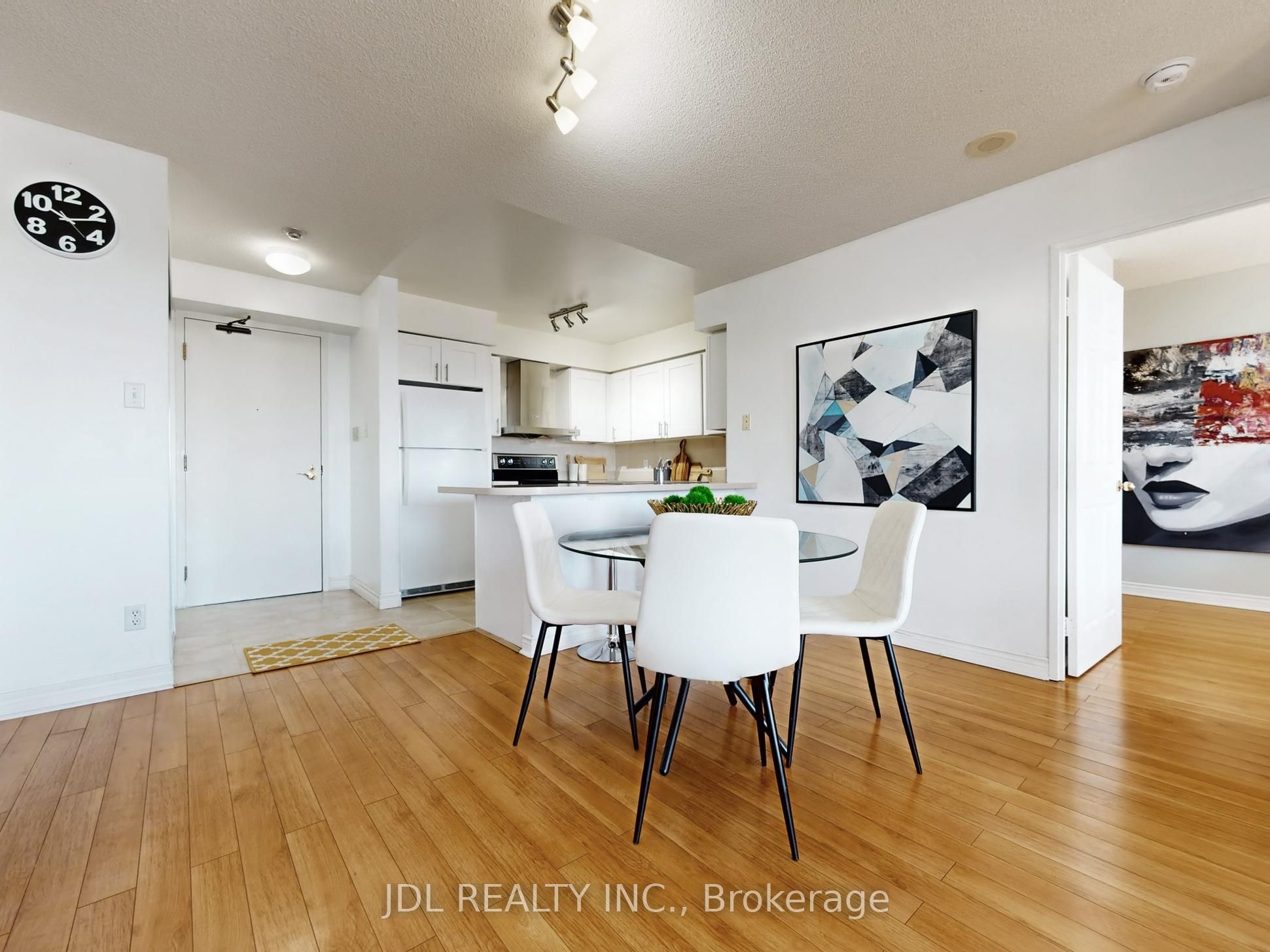 260 Doris Avenue 906 Property Photo 5