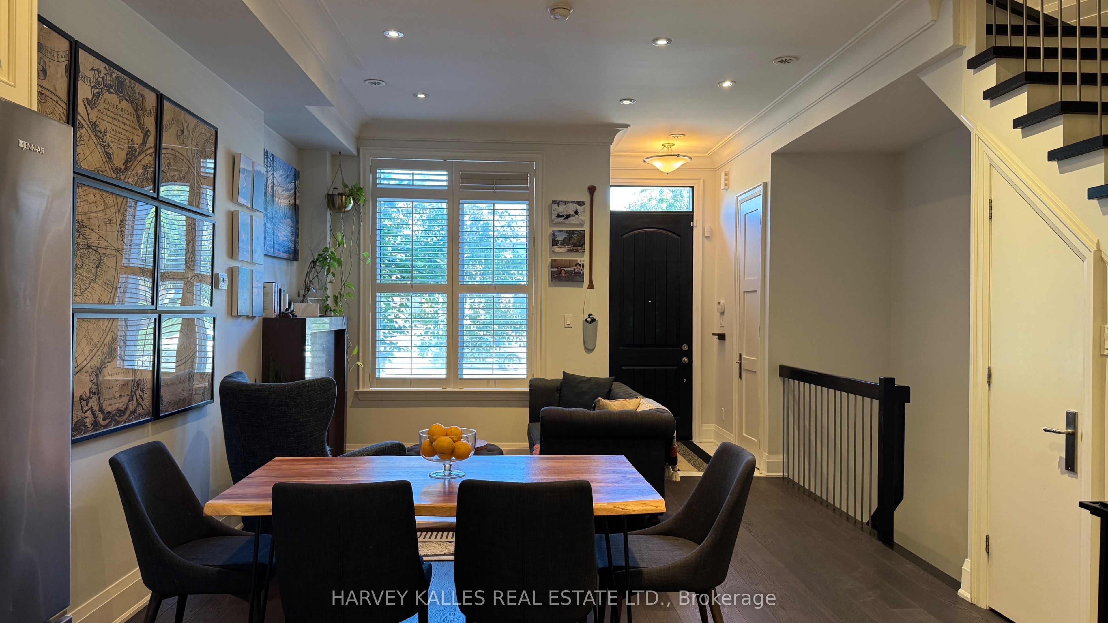 1042 Avenue Road Property Photo 4