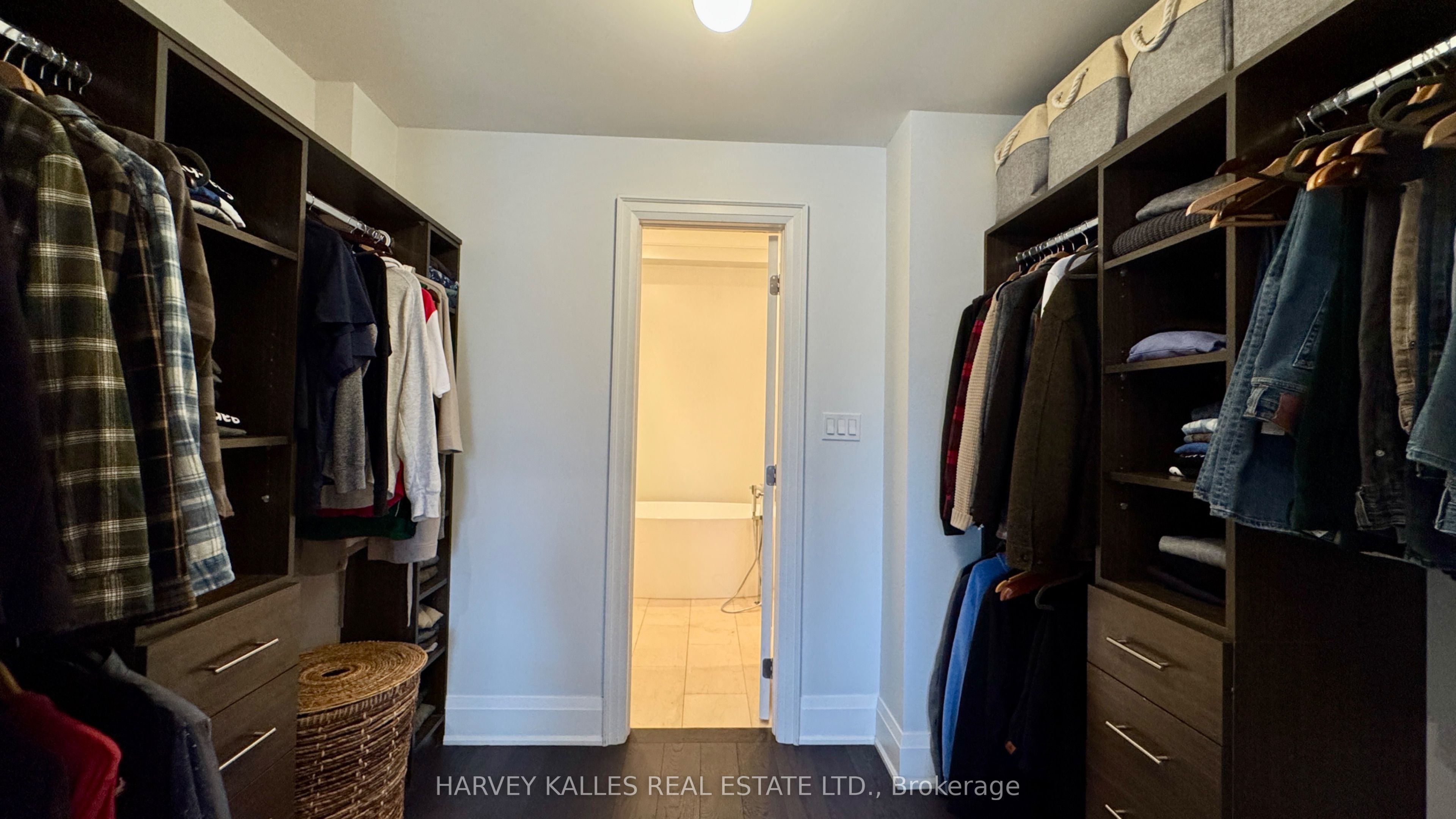 1042 Avenue Road Property Photo 11