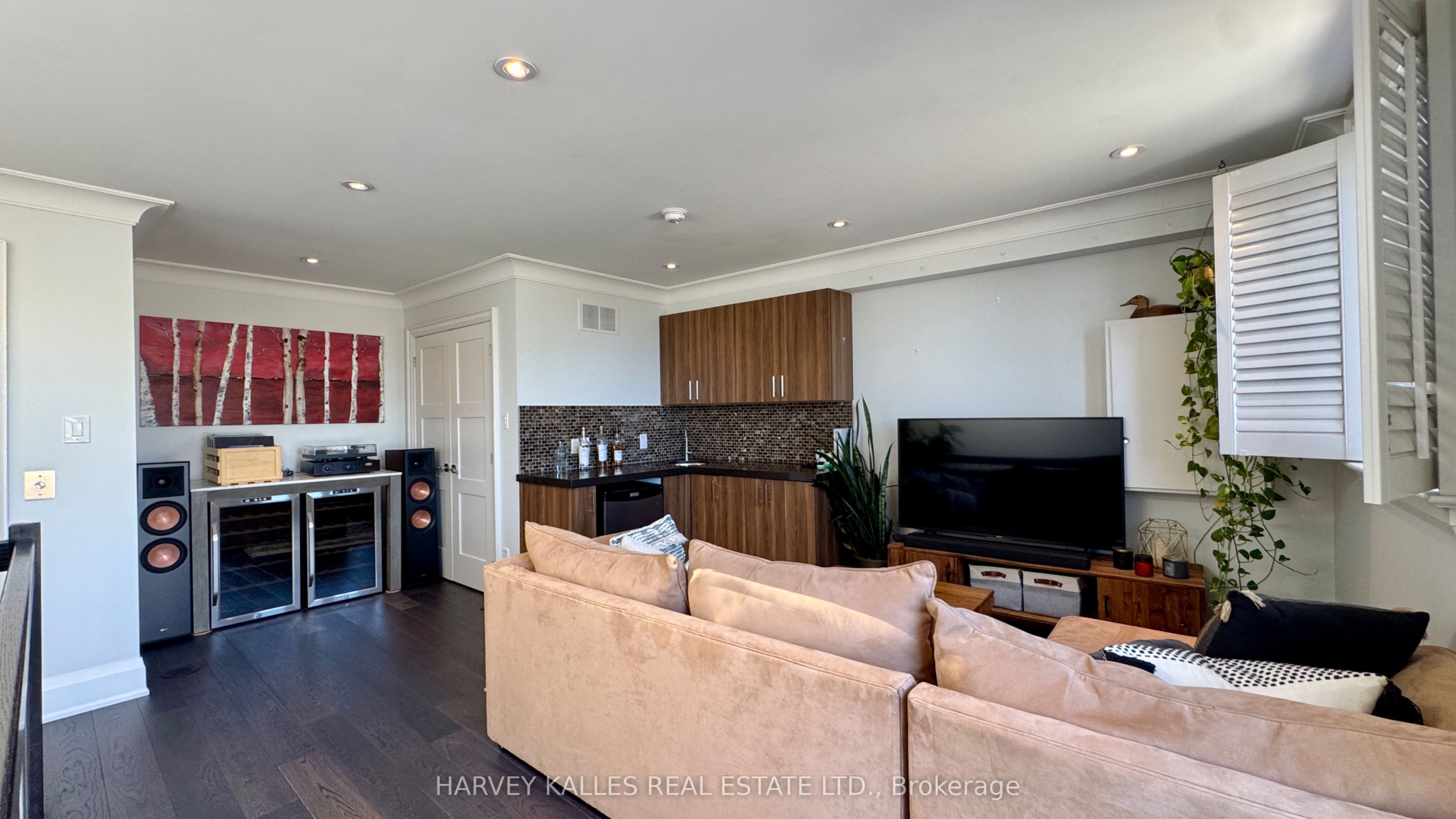1042 Avenue Road Property Photo 21