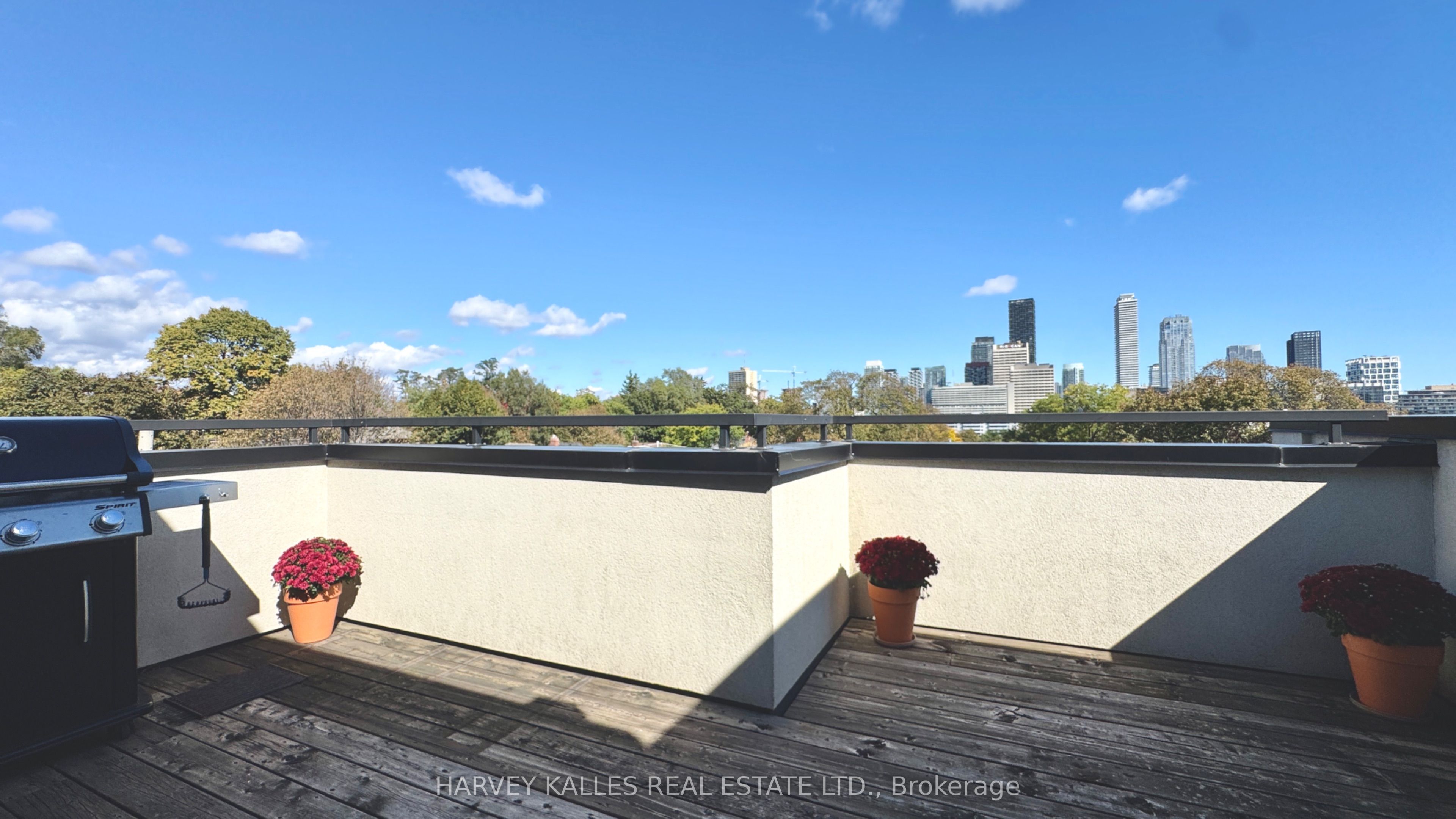 1042 Avenue Road Property Photo 26