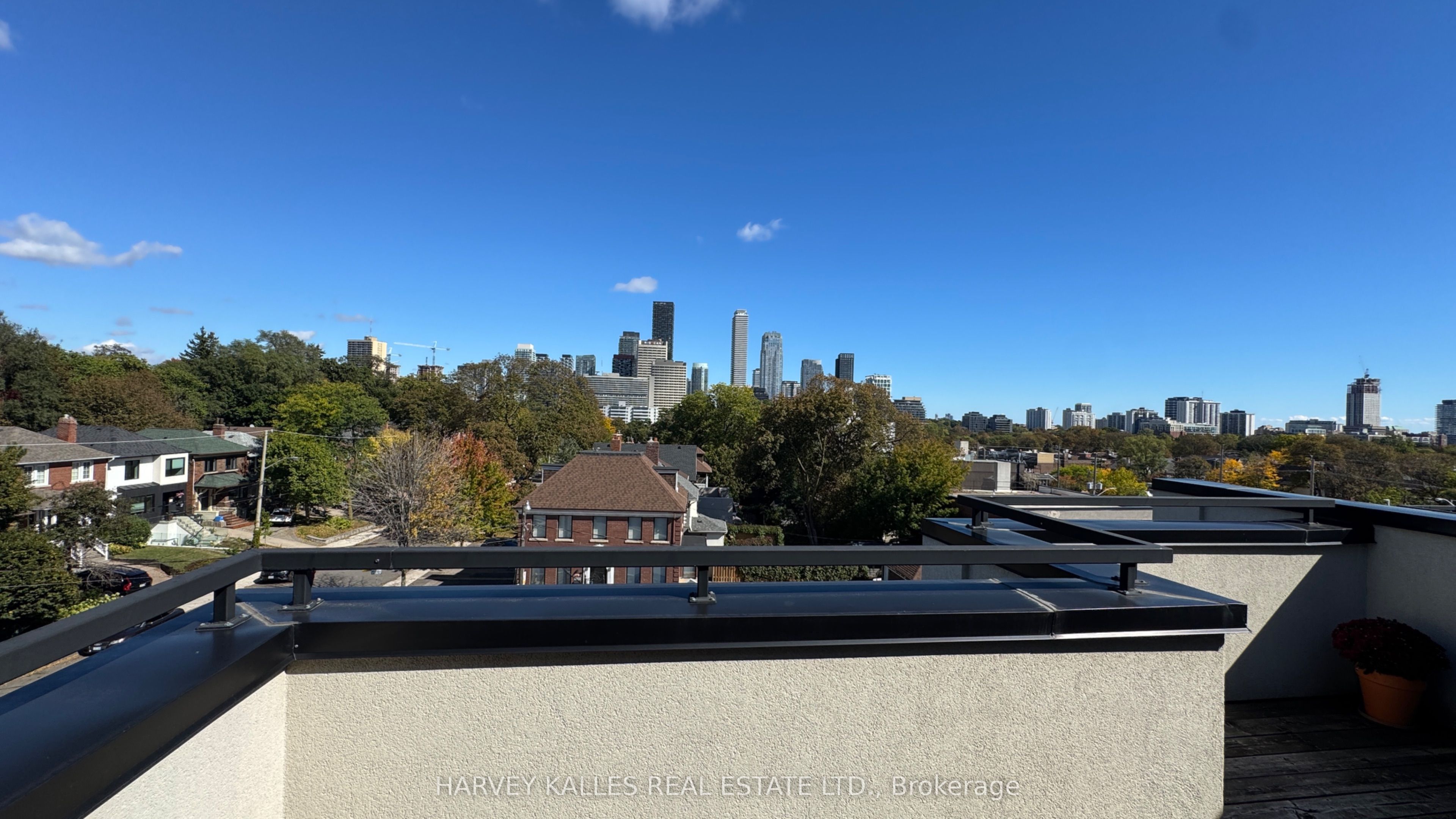 1042 Avenue Road Property Photo 27
