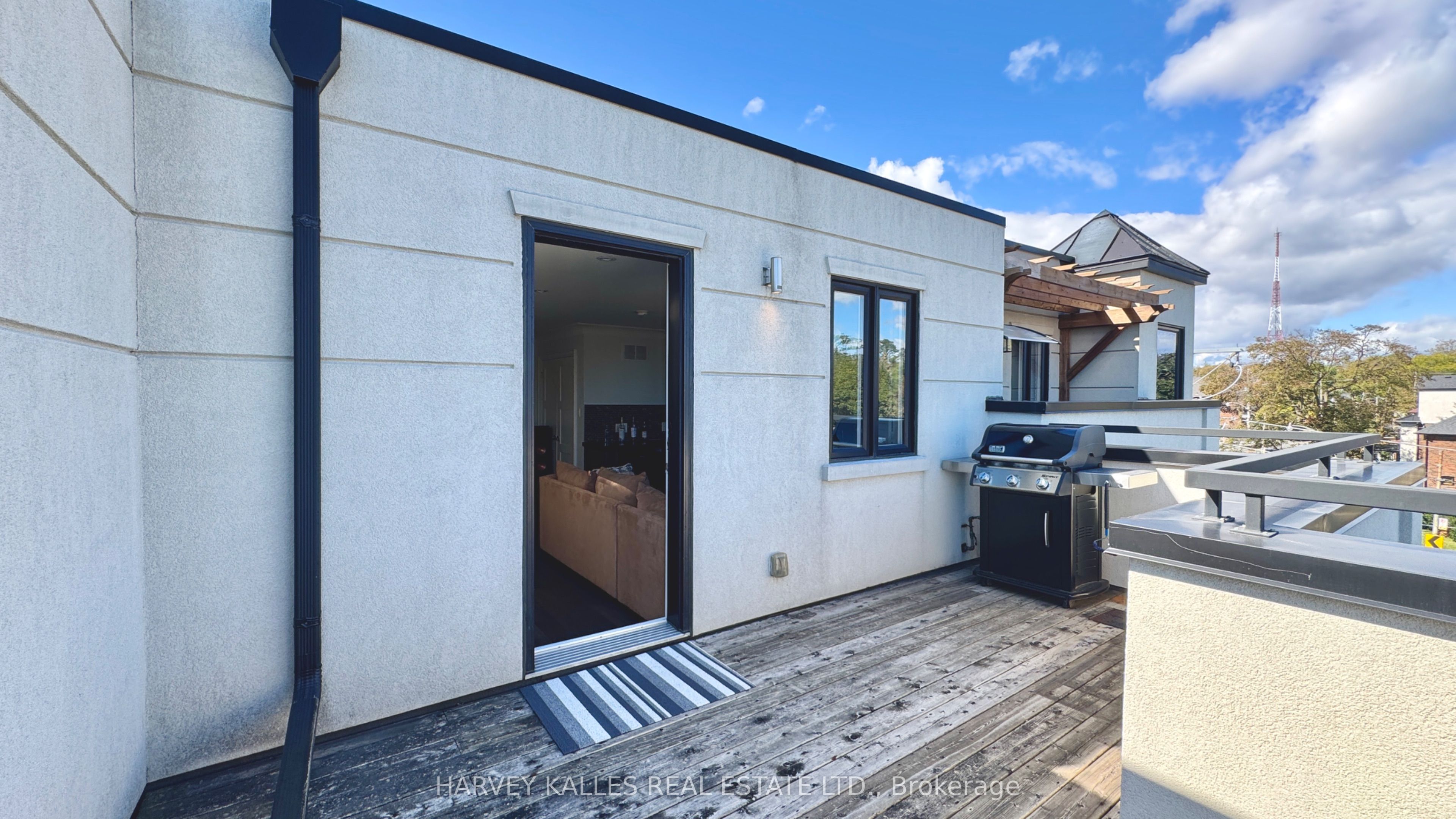 1042 Avenue Road Property Photo 28