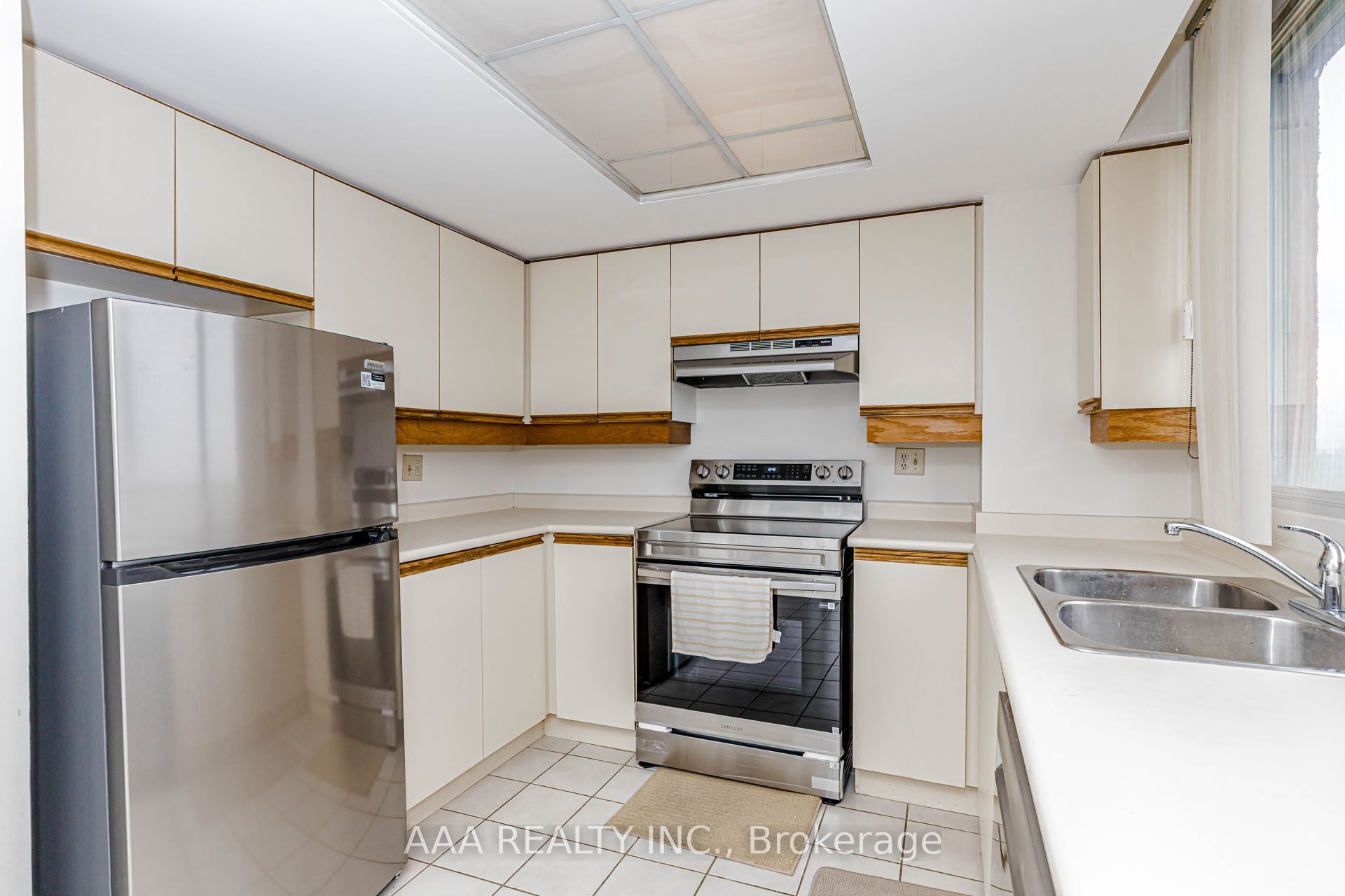 5 Concorde Place 2101 Property Photo 18