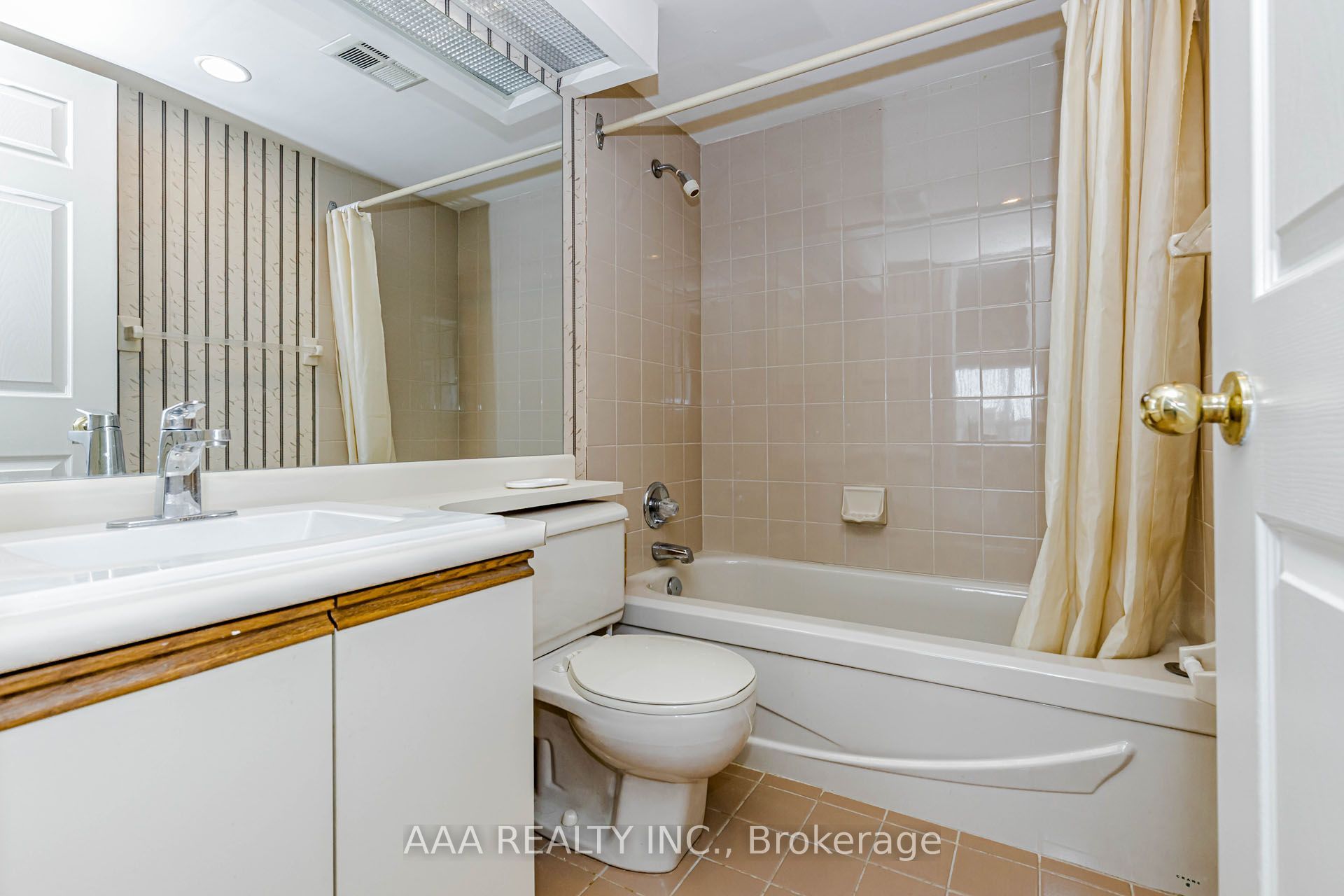 5 Concorde Place 2101 Property Photo 34