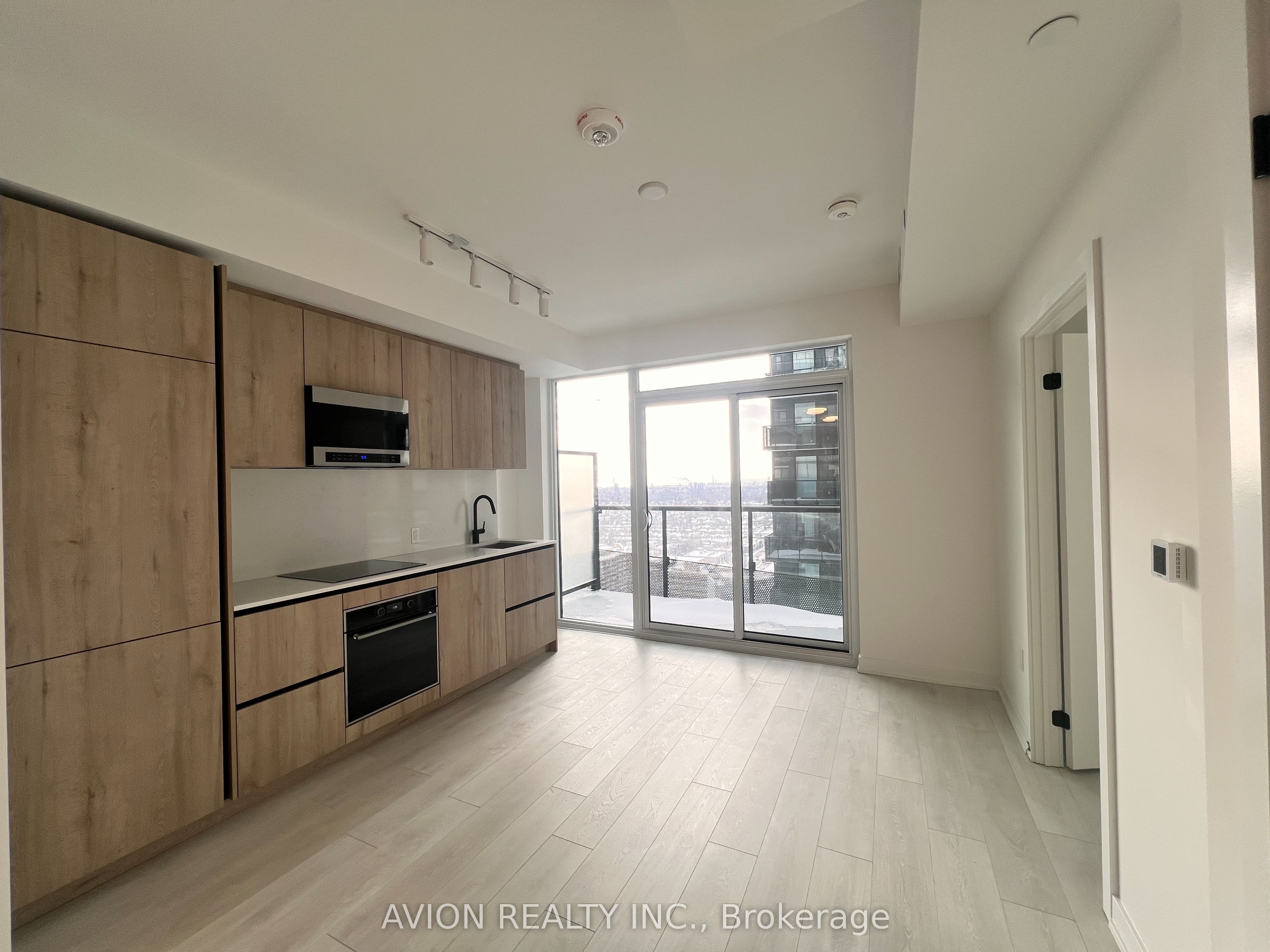117 Broadway Avenue 2512 Property Photo 5