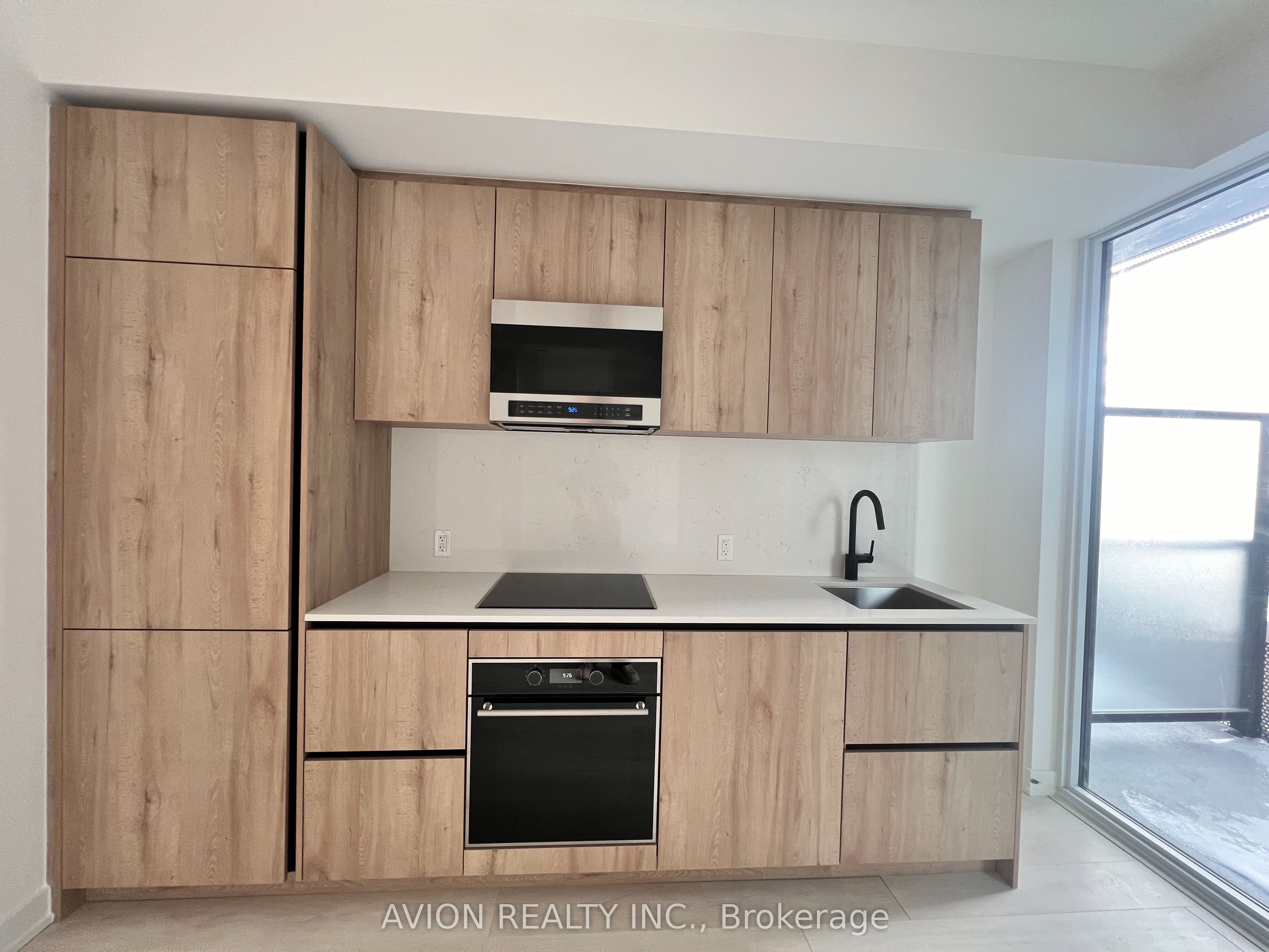 117 Broadway Avenue 2512 Property Photo 6