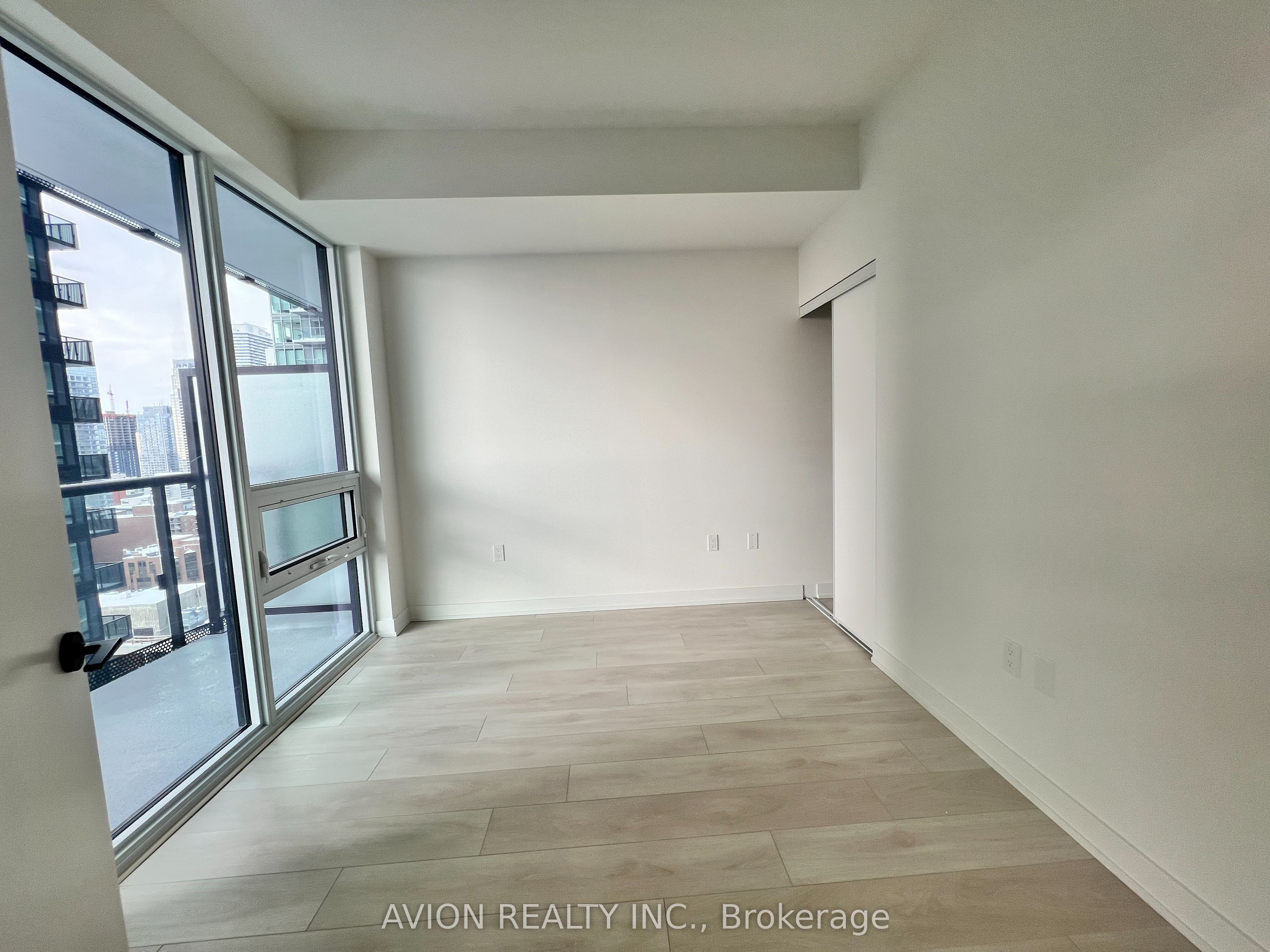 117 Broadway Avenue 2512 Property Photo 8