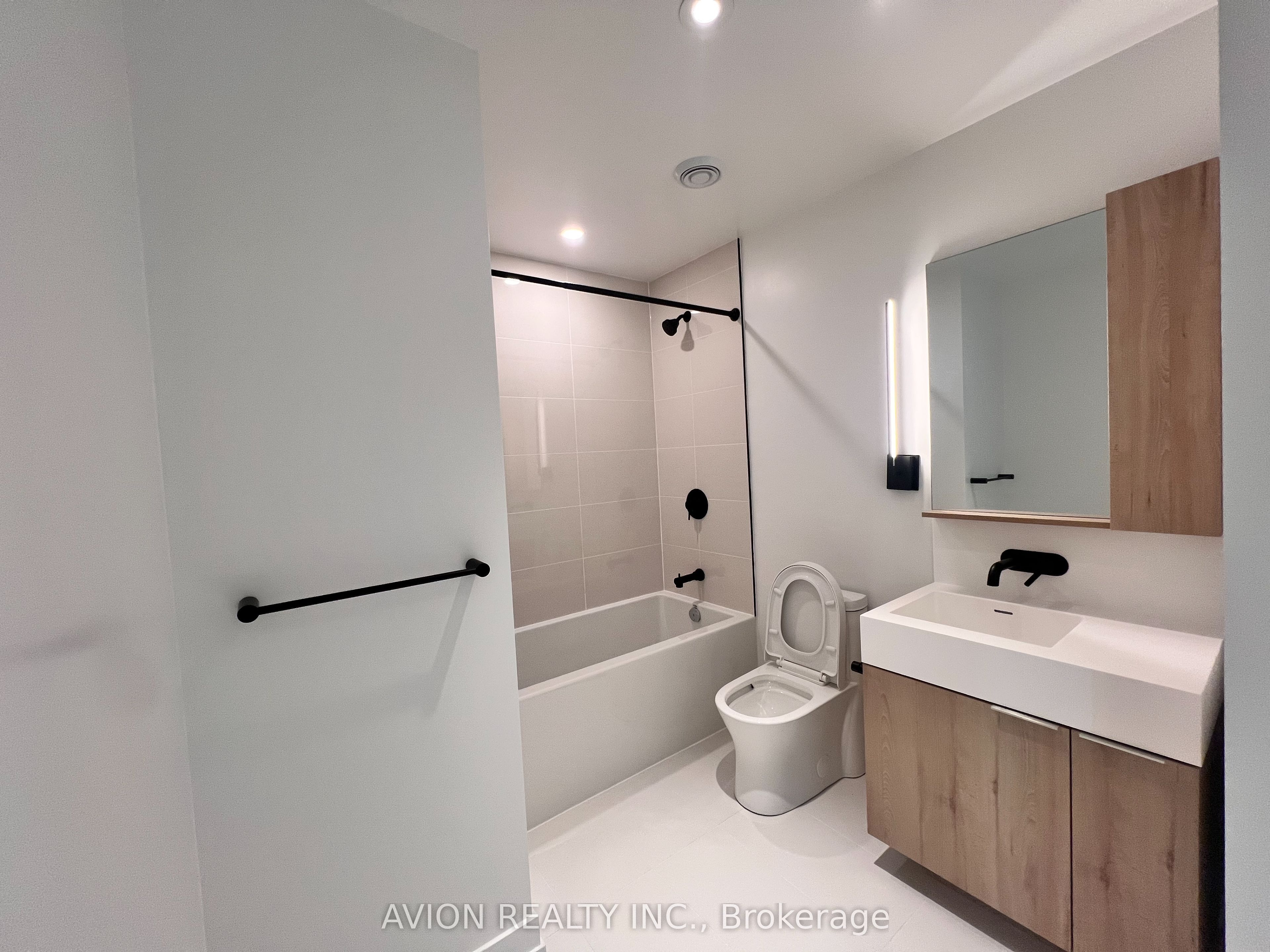 117 Broadway Avenue 2512 Property Photo 9