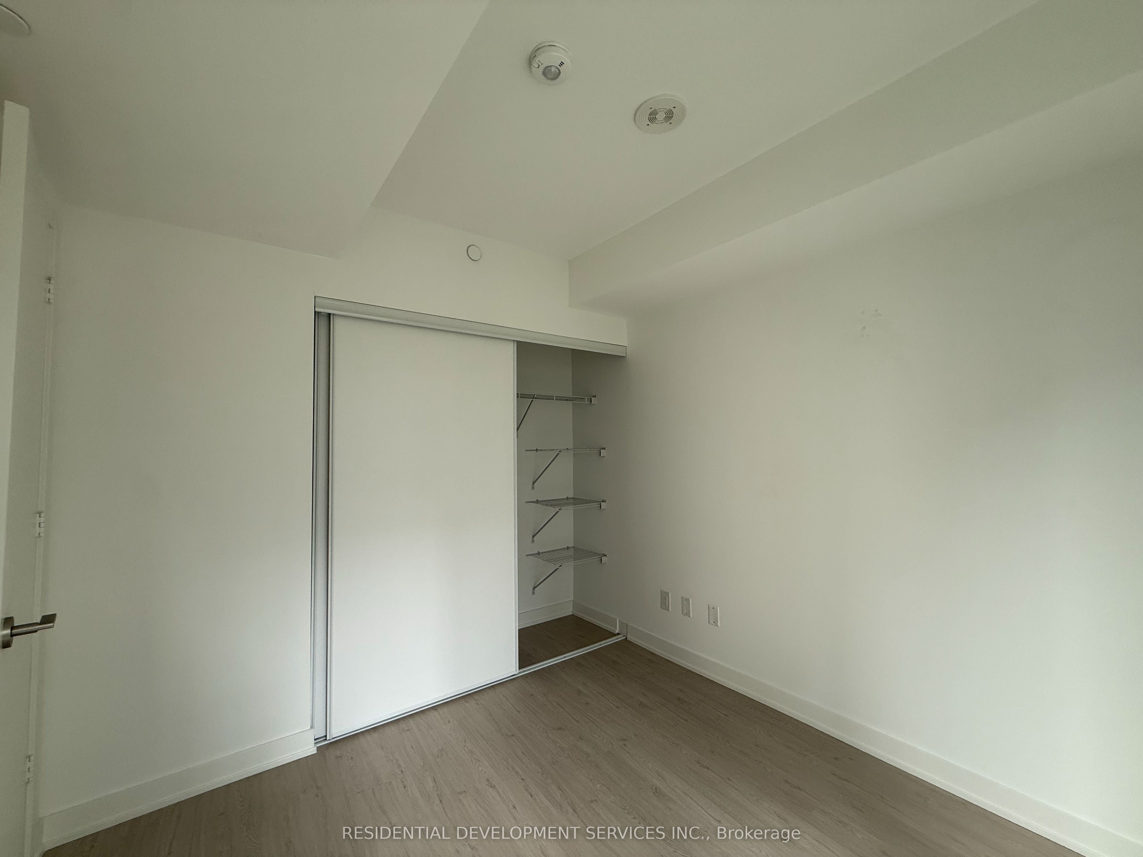 65 Mutual Street 405 Property Photo 7