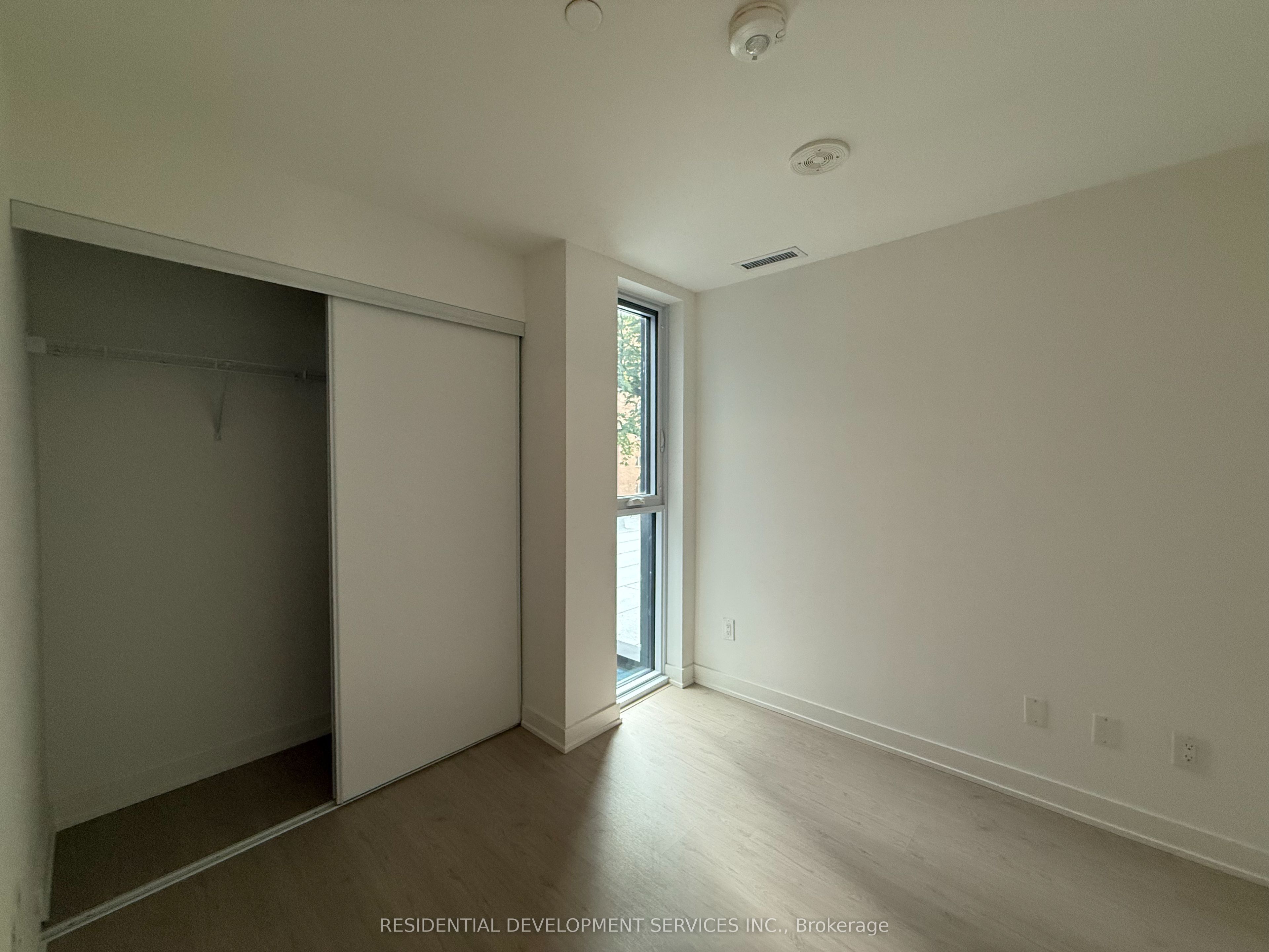 65 Mutual Street 405 Property Photo 8