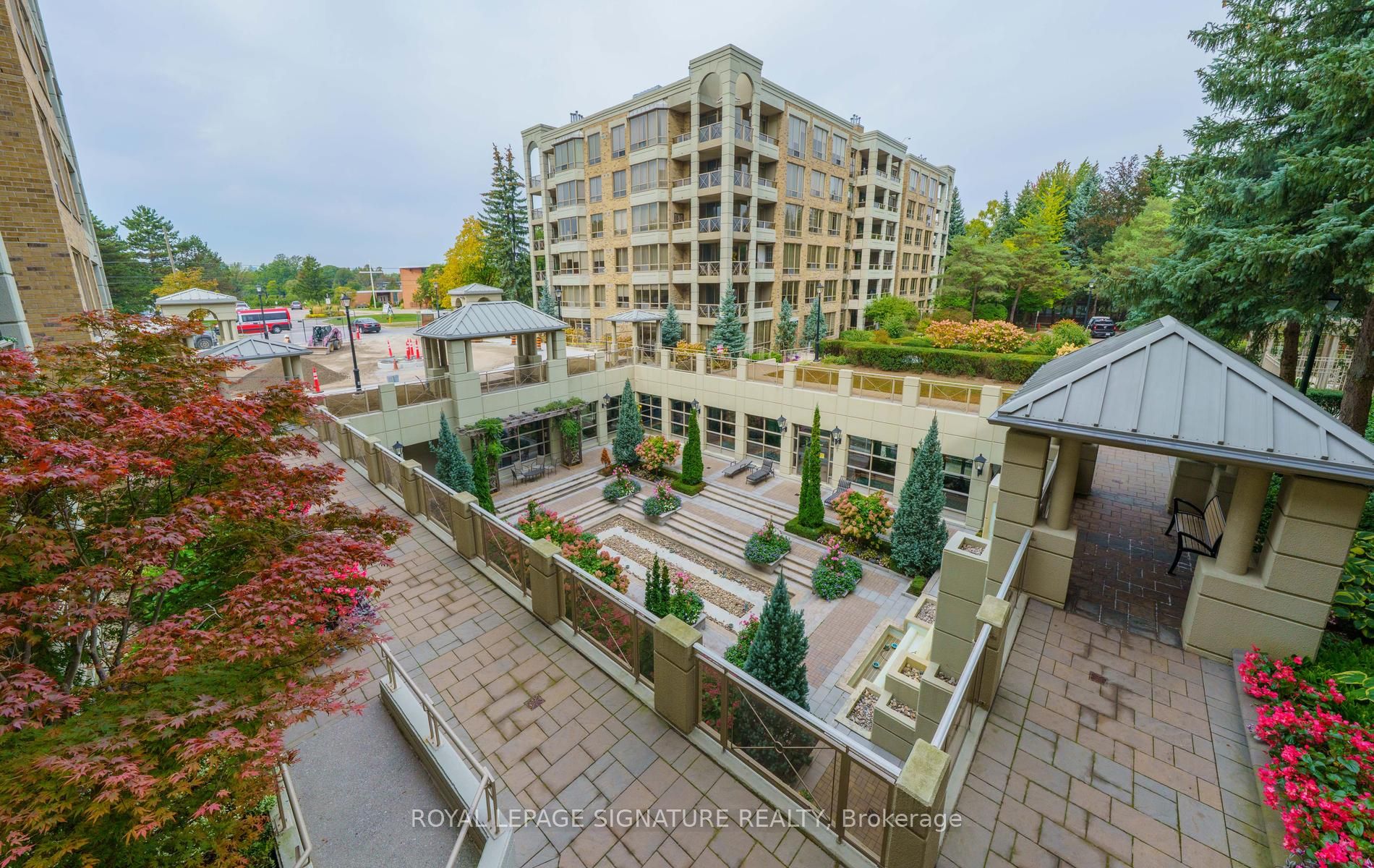 215 The Donway West W 216 Property Photo 1