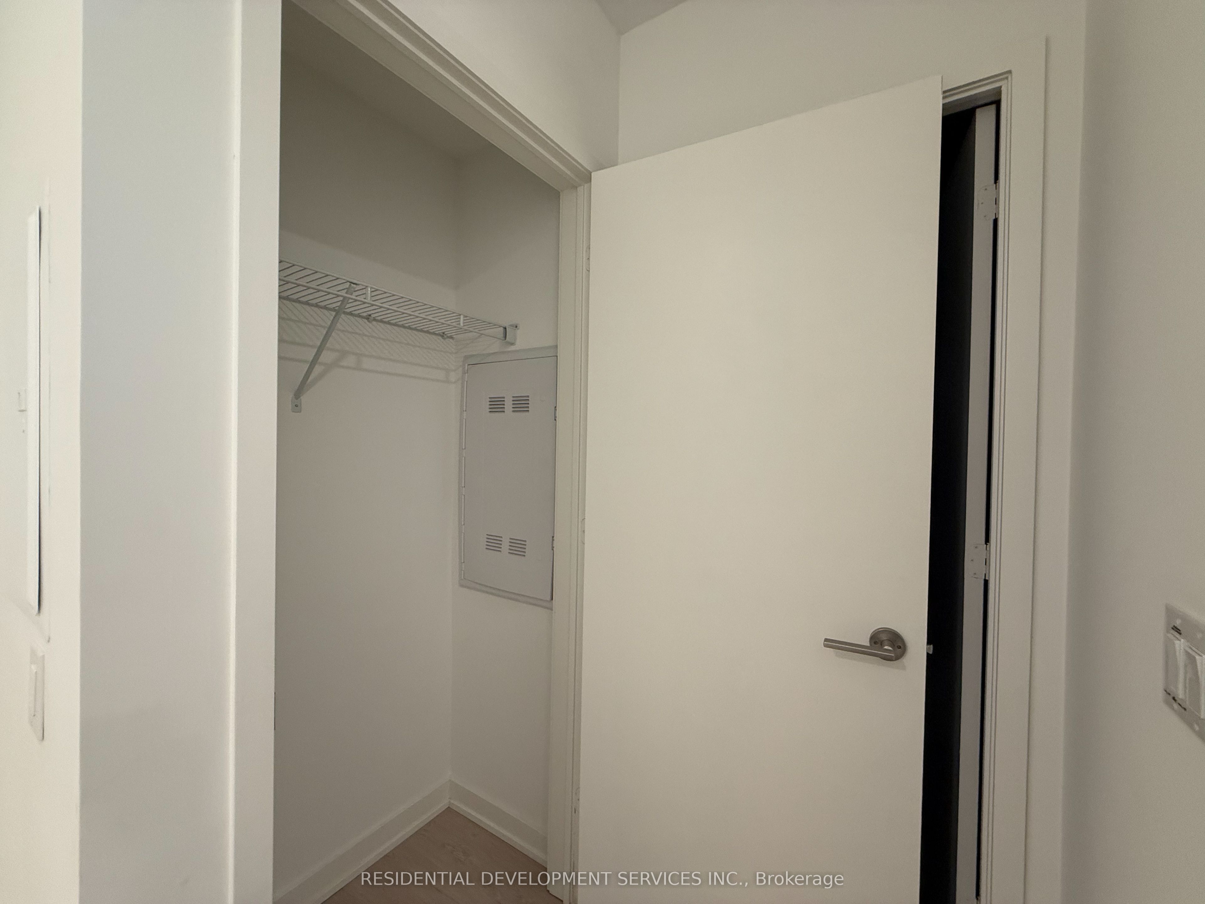 65 Mutual Street 408 Property Photo 6