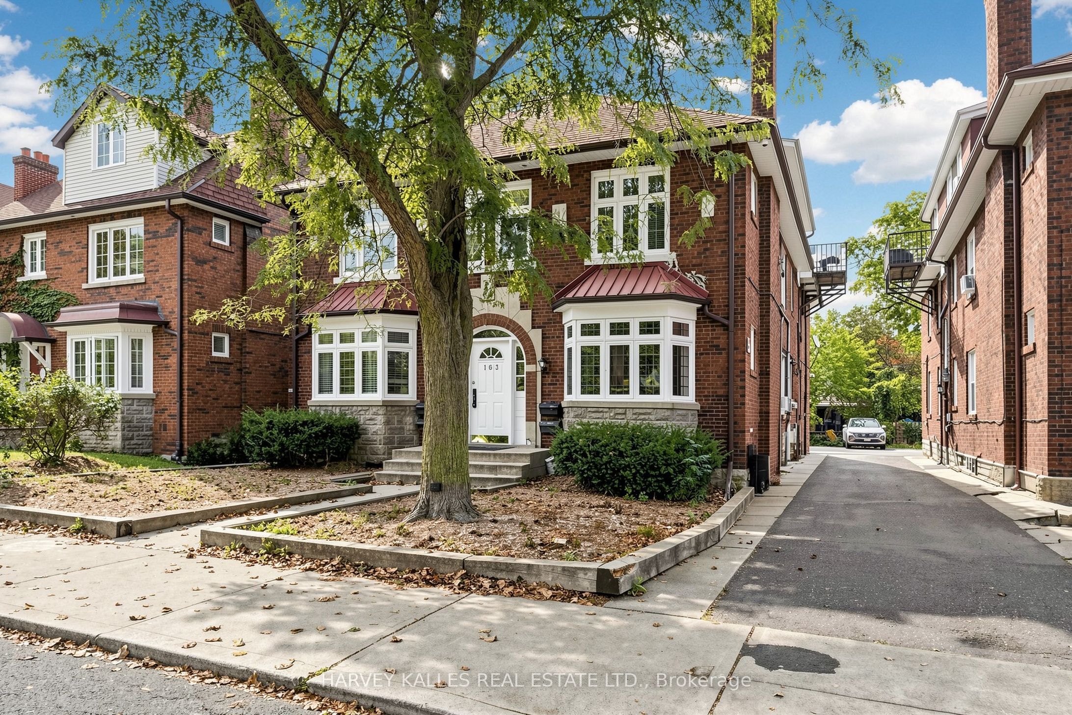 163 Highbourne Road South 2nd Property Photo 2