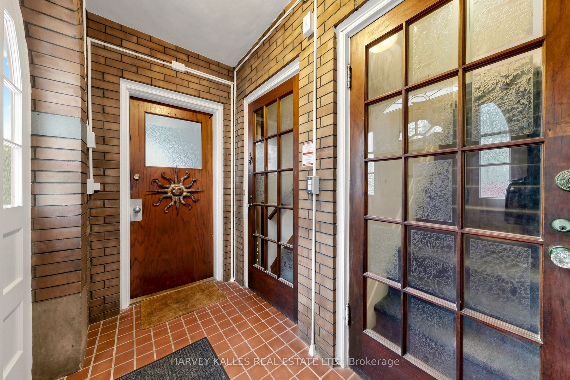 163 Highbourne Road South 2nd Property Photo 7