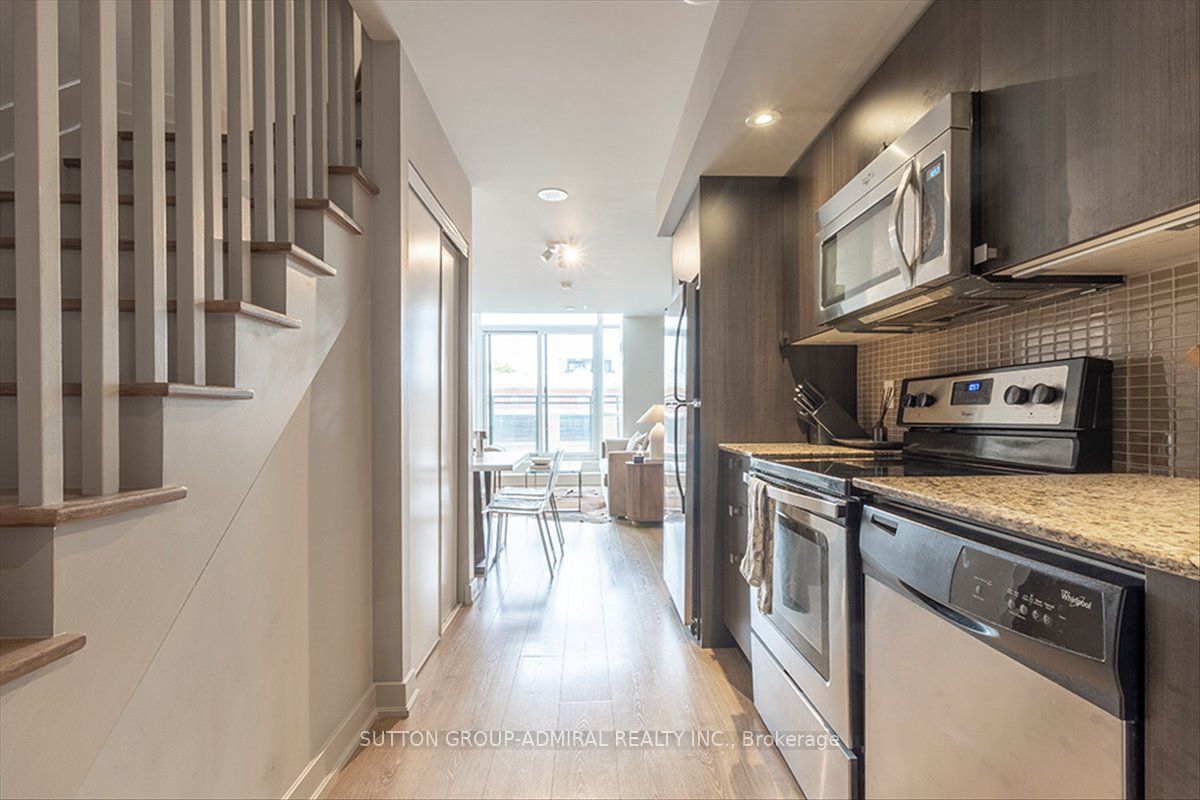 775 King Street W 221 Property Photo 4