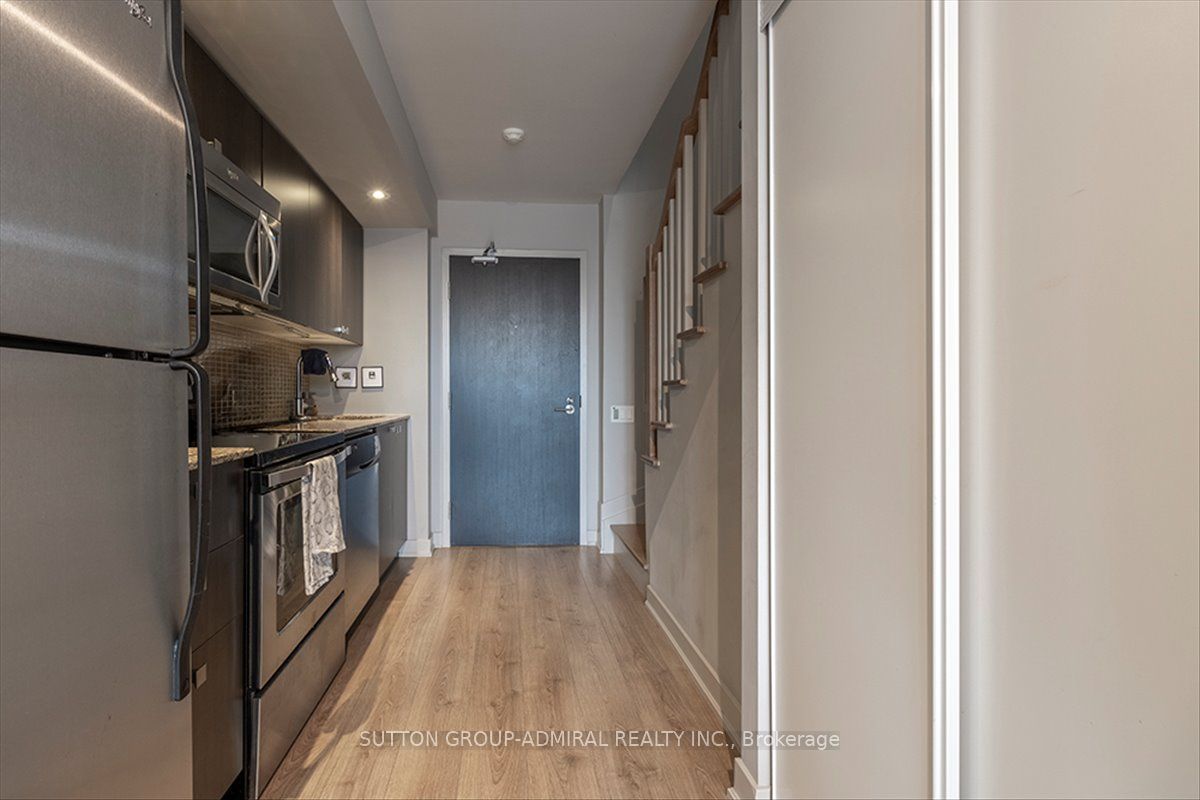 775 King Street W 221 Property Photo 5