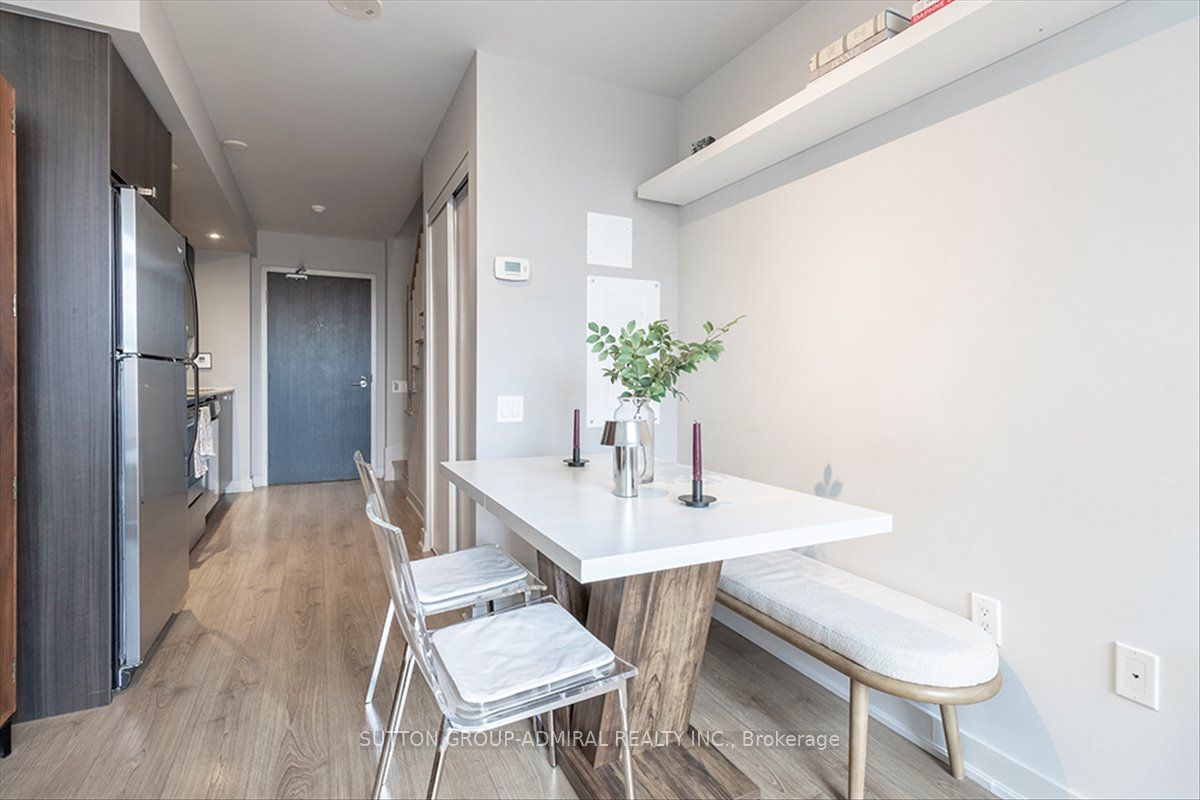 775 King Street W 221 Property Photo 8