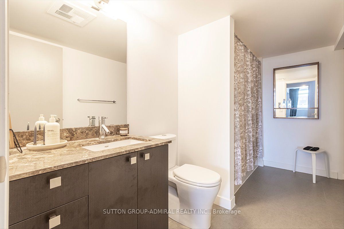 775 King Street W 221 Property Photo 21