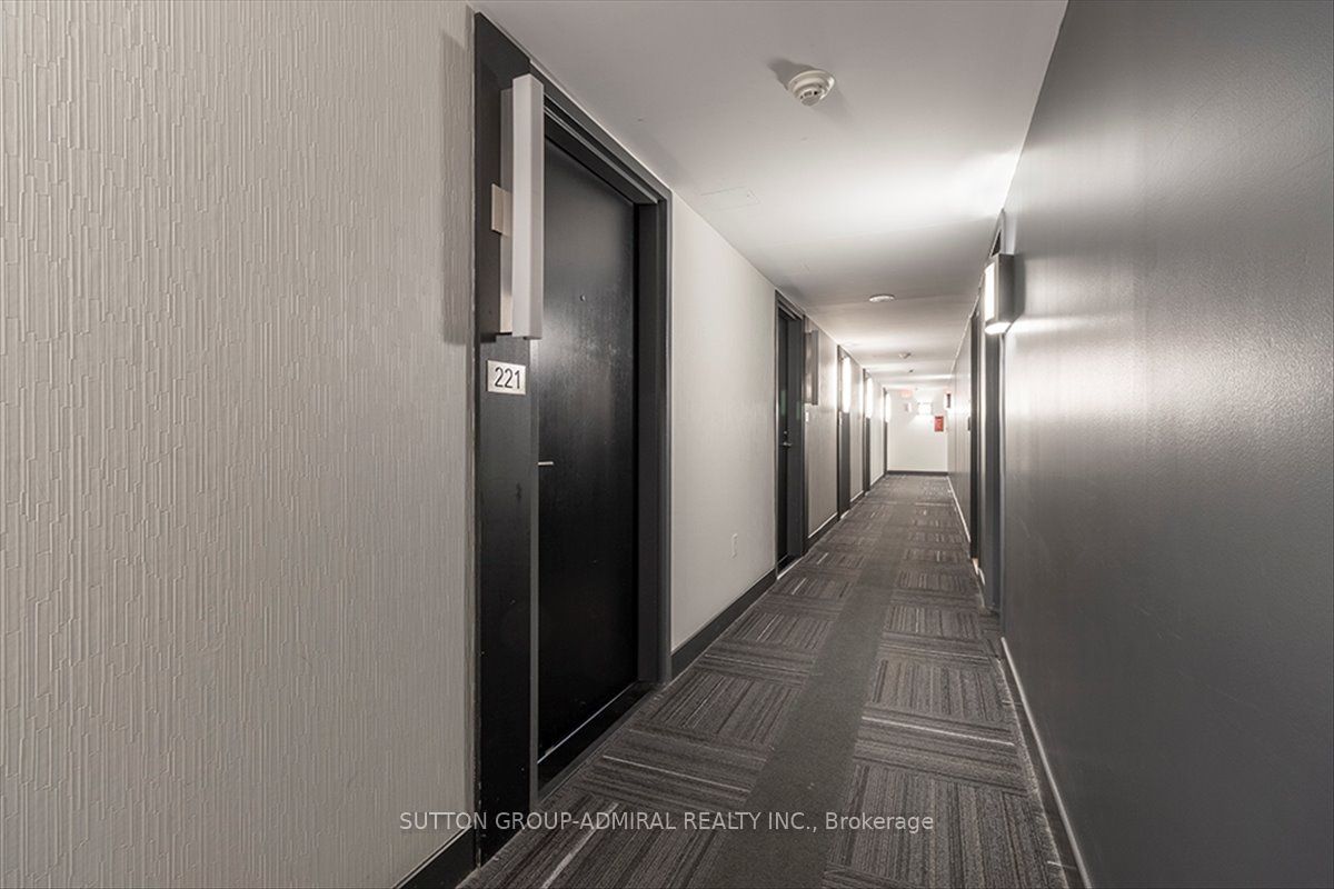 775 King Street W 221 Property Photo 25