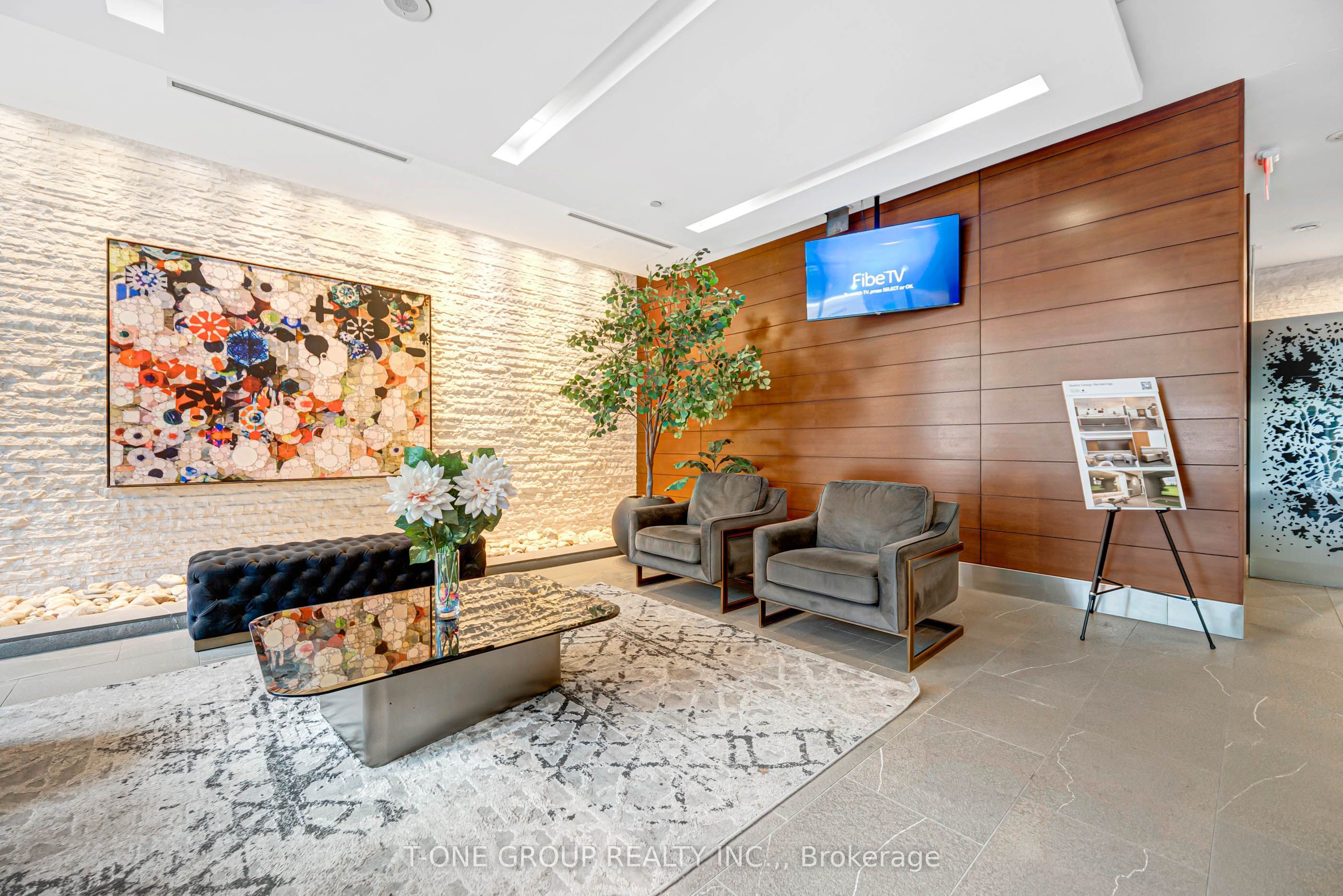 8 Telegram Mews 738 Property Photo 5