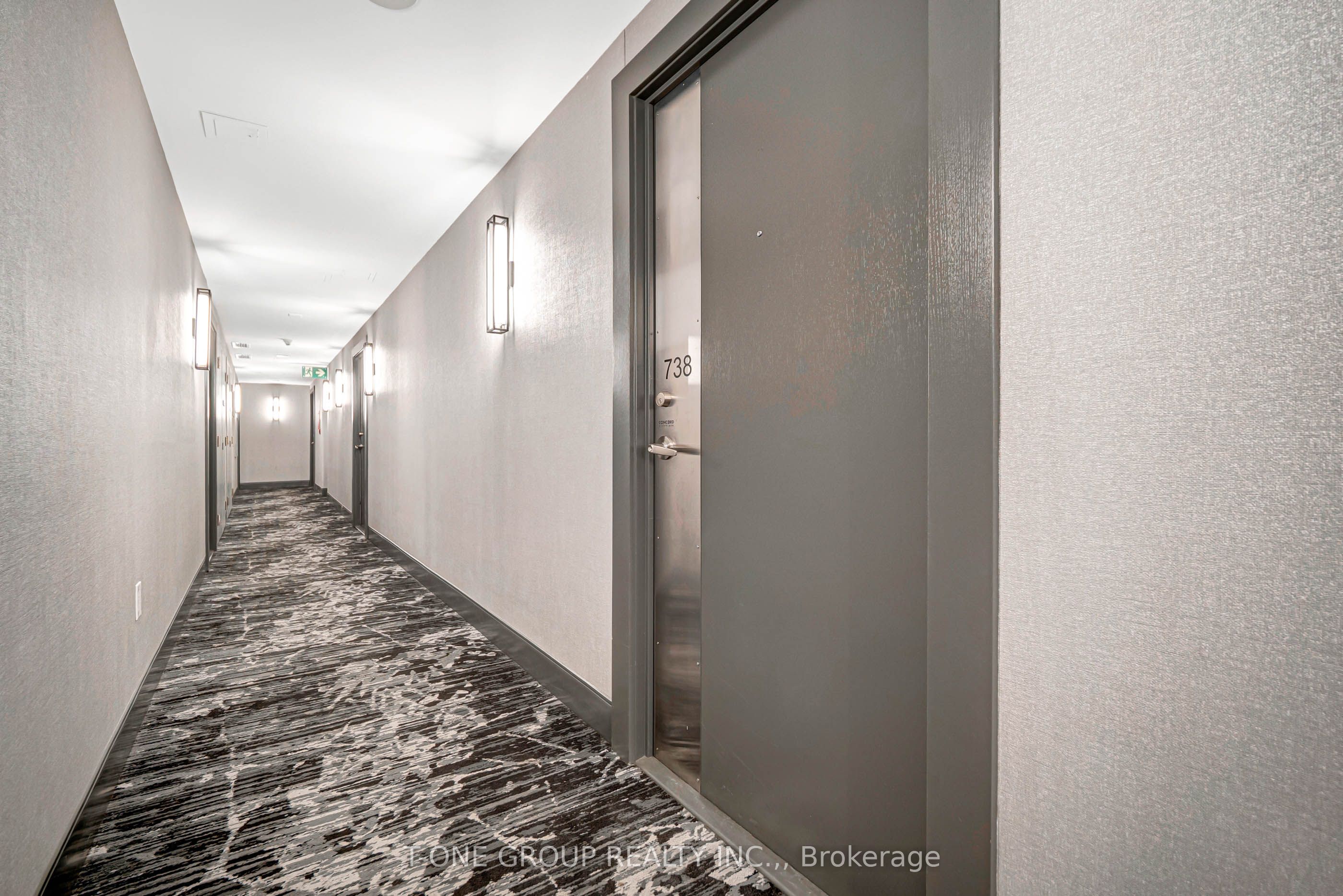 8 Telegram Mews 738 Property Photo 6