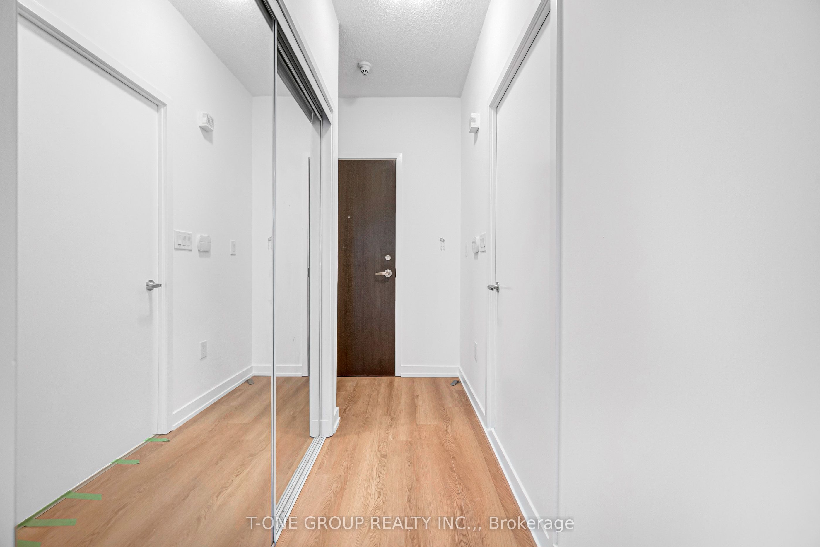 8 Telegram Mews 738 Property Photo 8