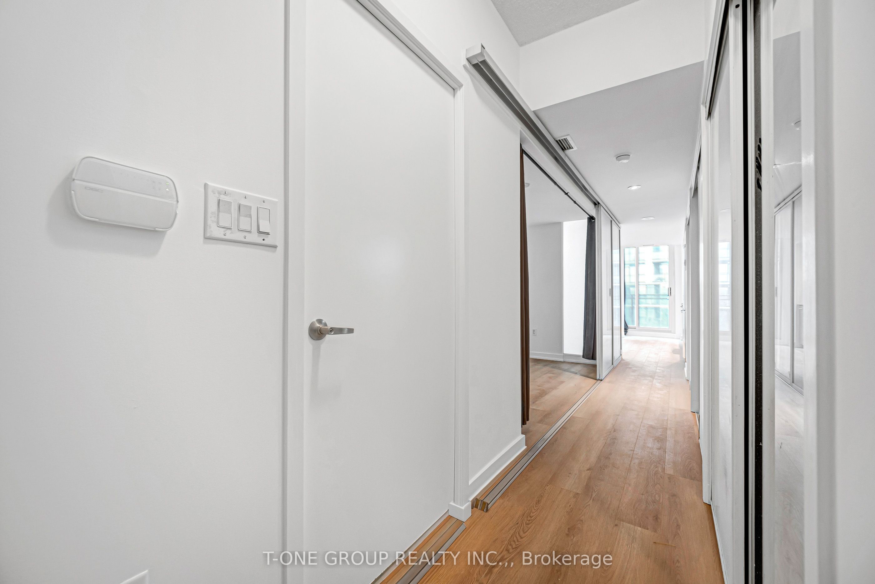 8 Telegram Mews 738 Property Photo 10