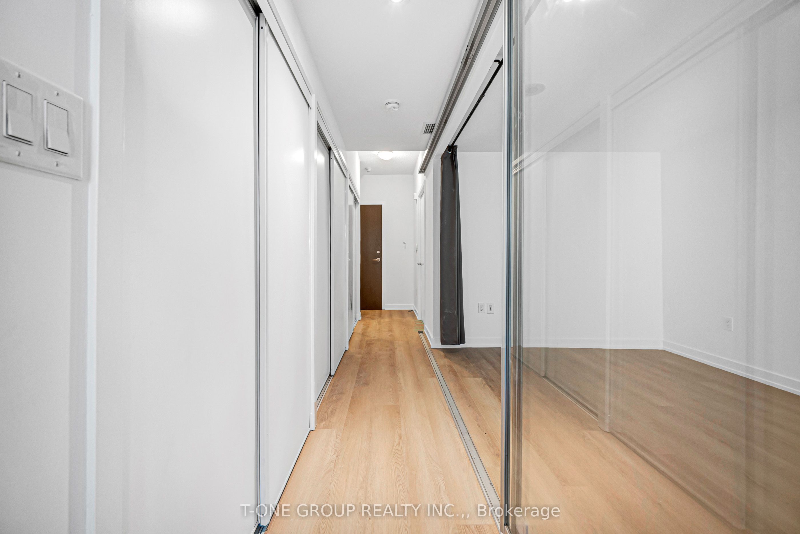8 Telegram Mews 738 Property Photo 11