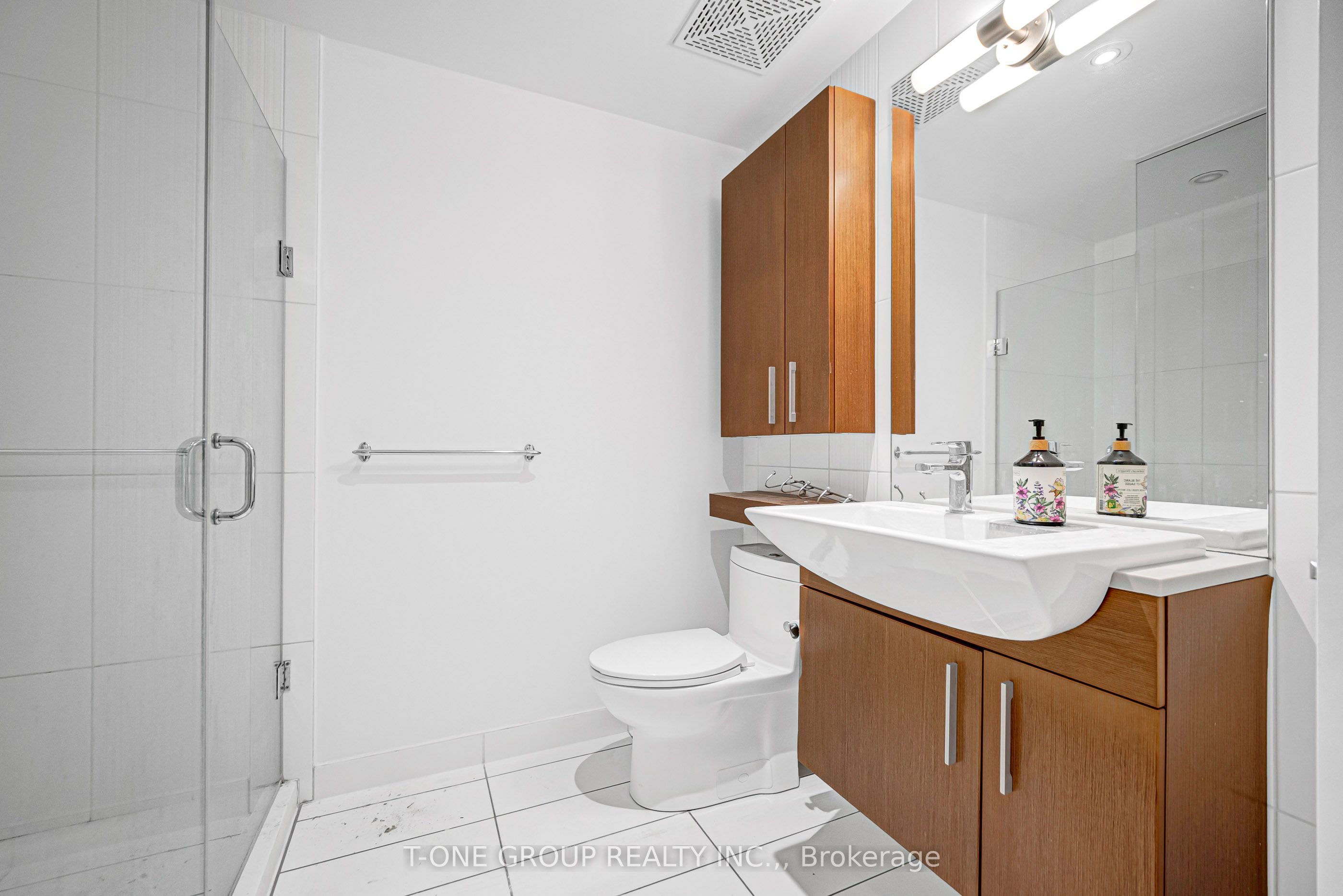 8 Telegram Mews 738 Property Photo 13
