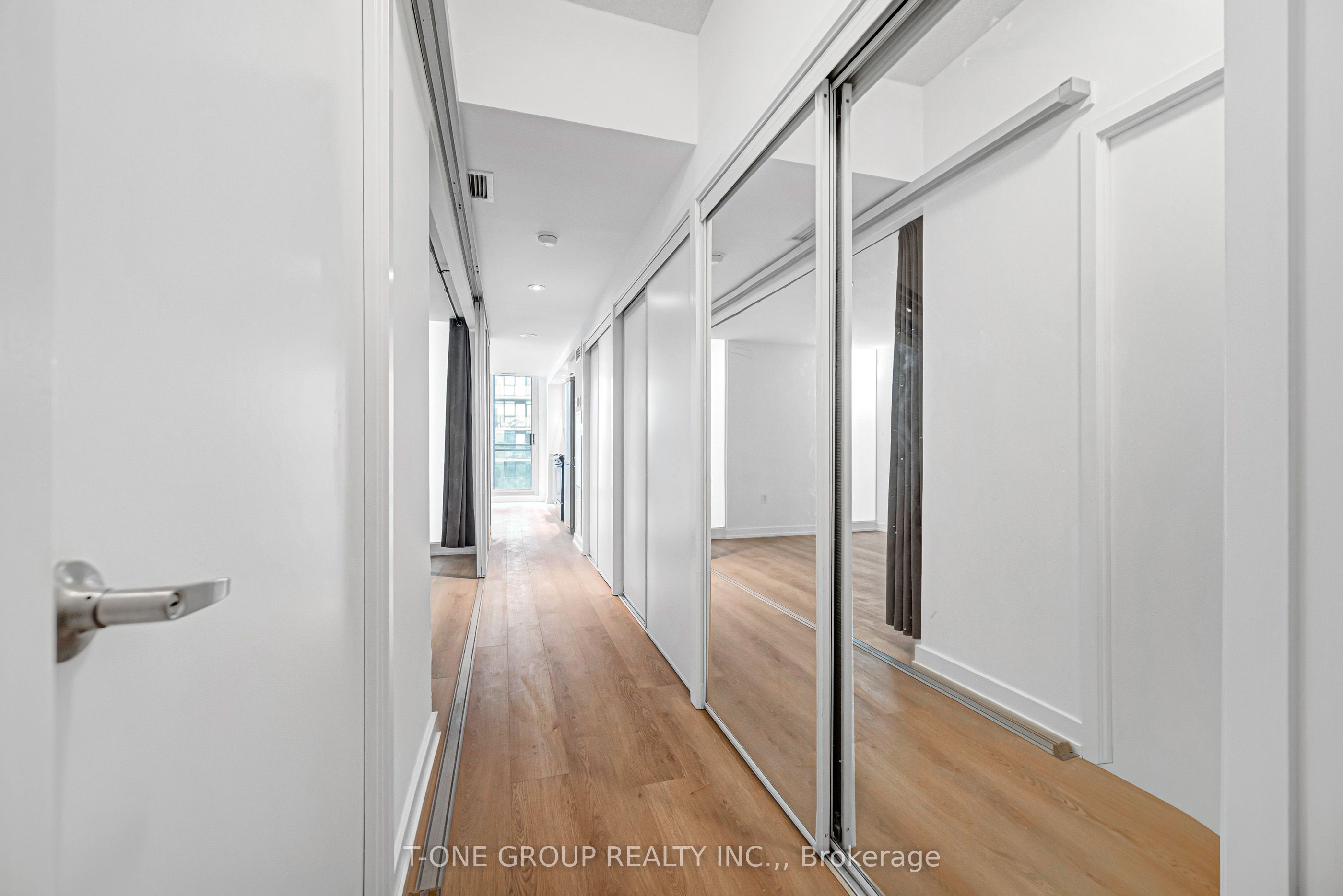 8 Telegram Mews 738 Property Photo 15