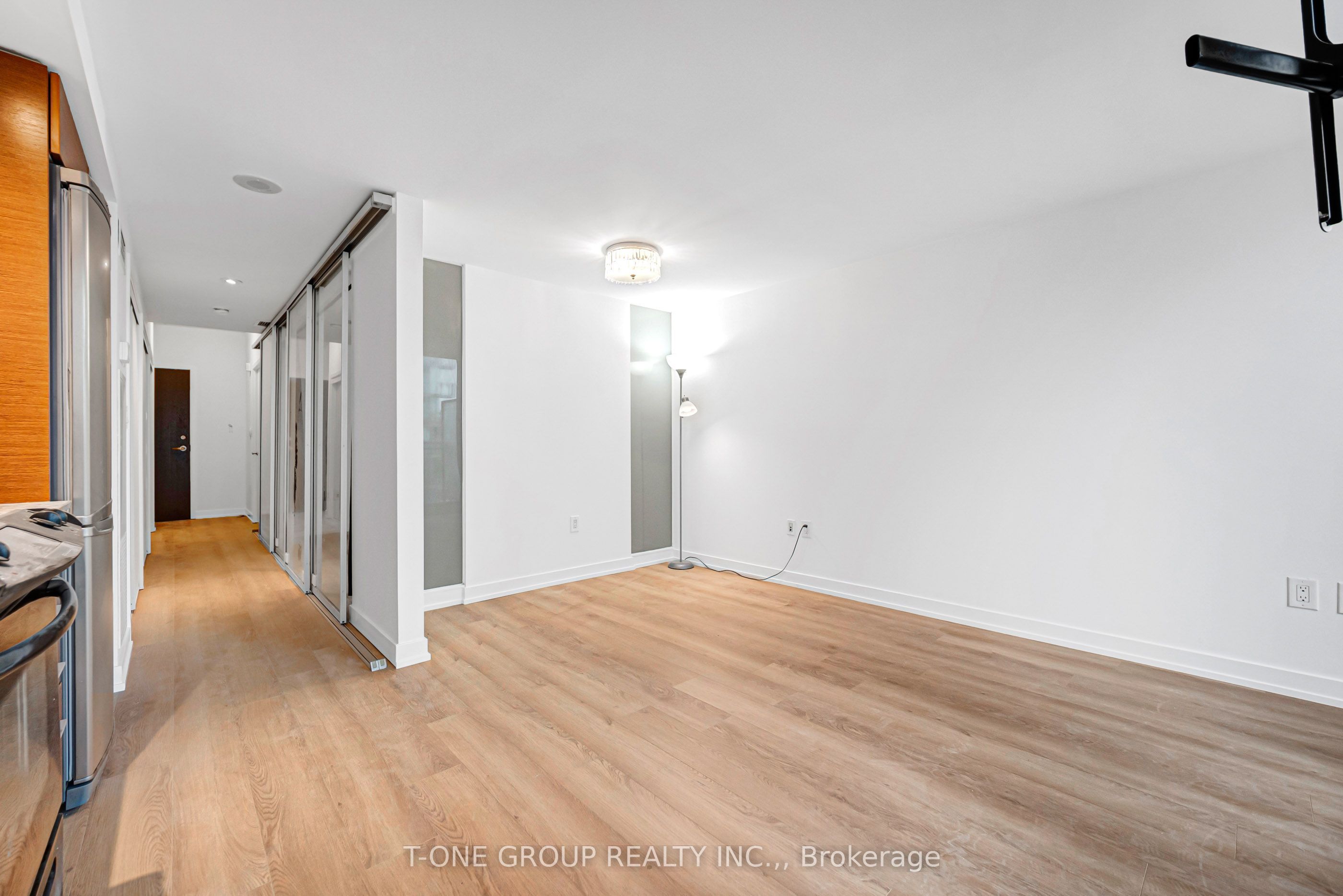 8 Telegram Mews 738 Property Photo 18