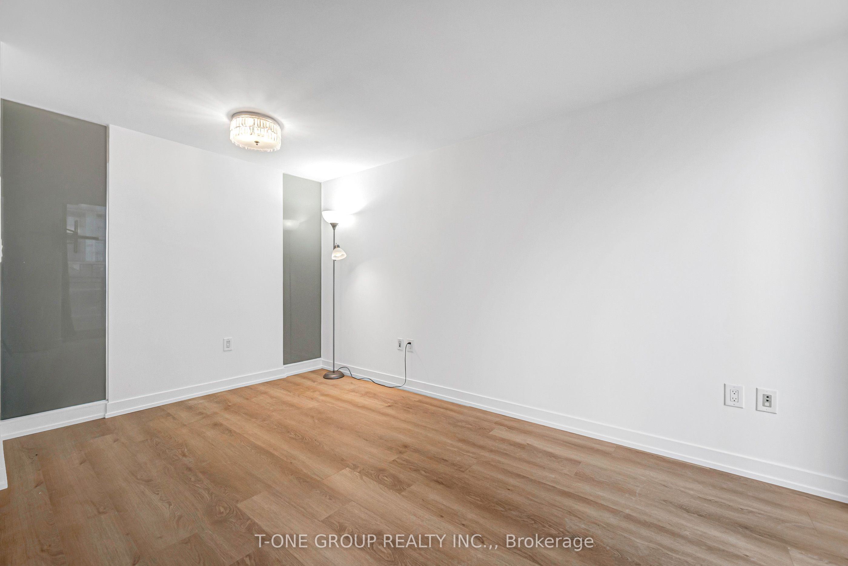 8 Telegram Mews 738 Property Photo 25