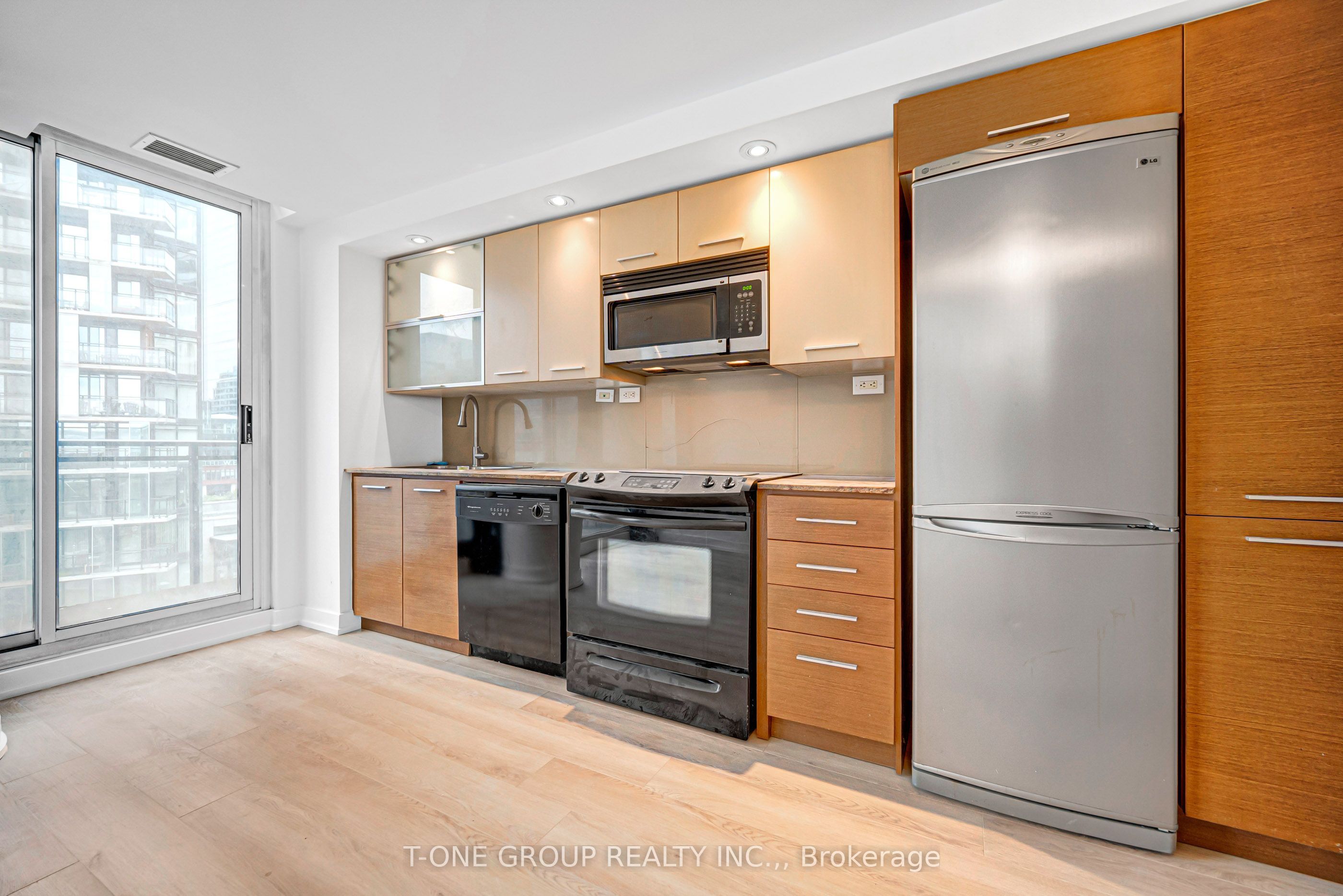 8 Telegram Mews 738 Property Photo 27