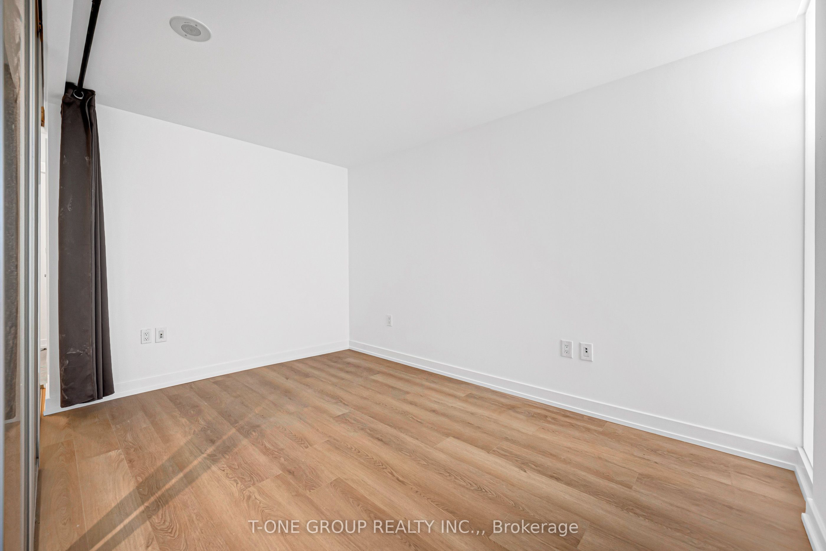 8 Telegram Mews 738 Property Photo 31