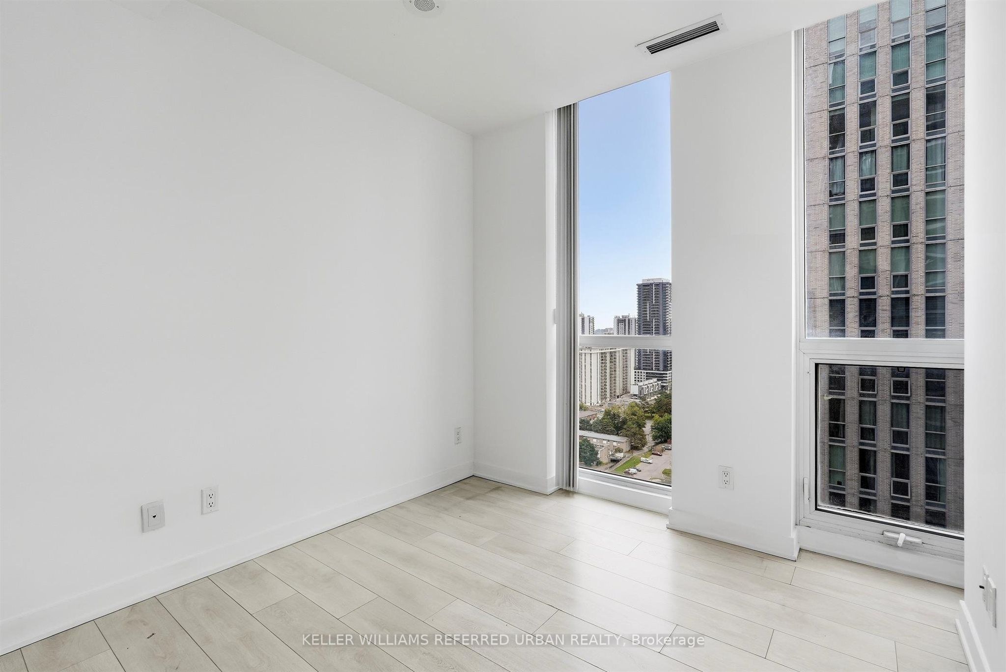 6 Sonic Way 2207 Property Photo 8