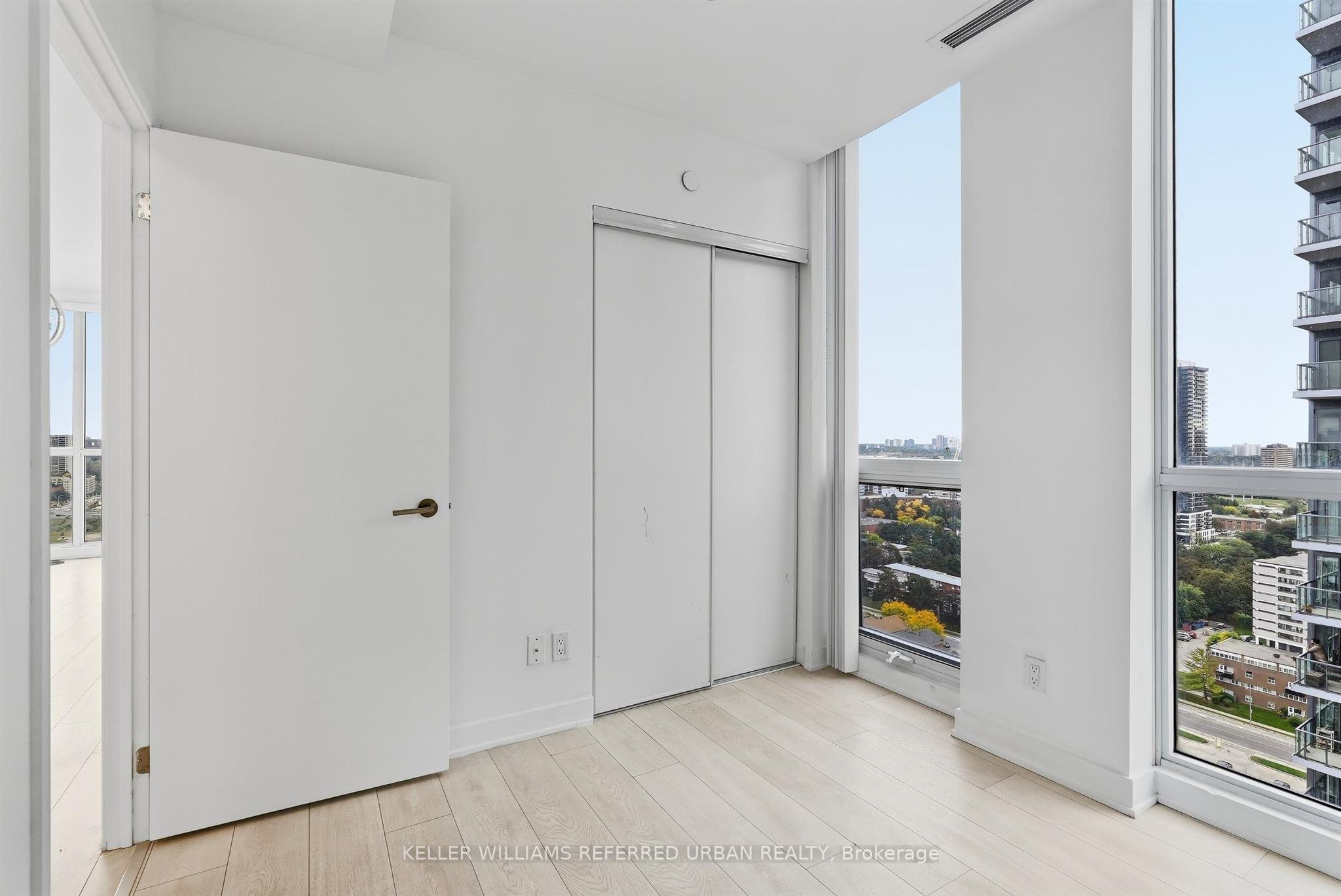 6 Sonic Way 2207 Property Photo 11