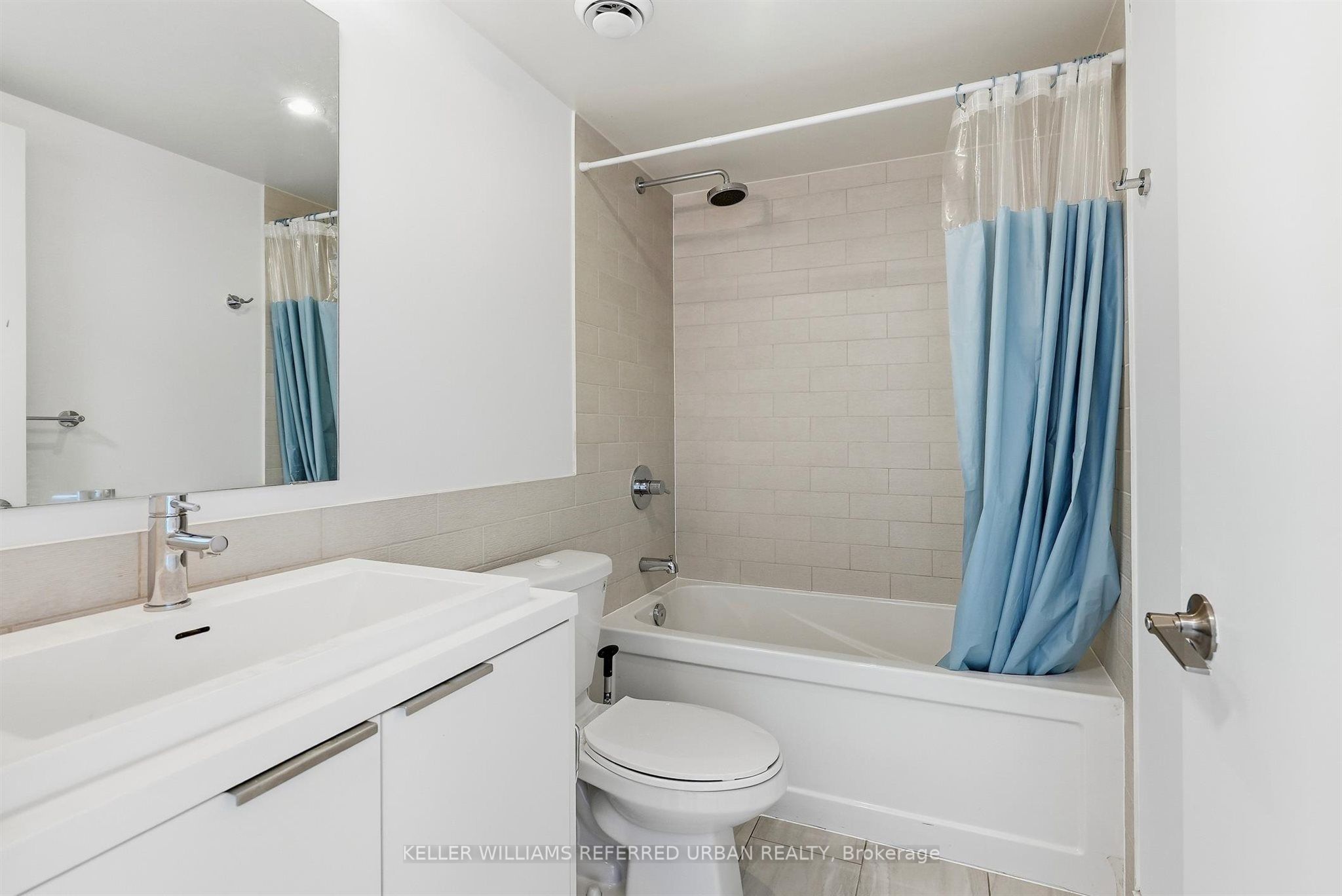 6 Sonic Way 2207 Property Photo 12
