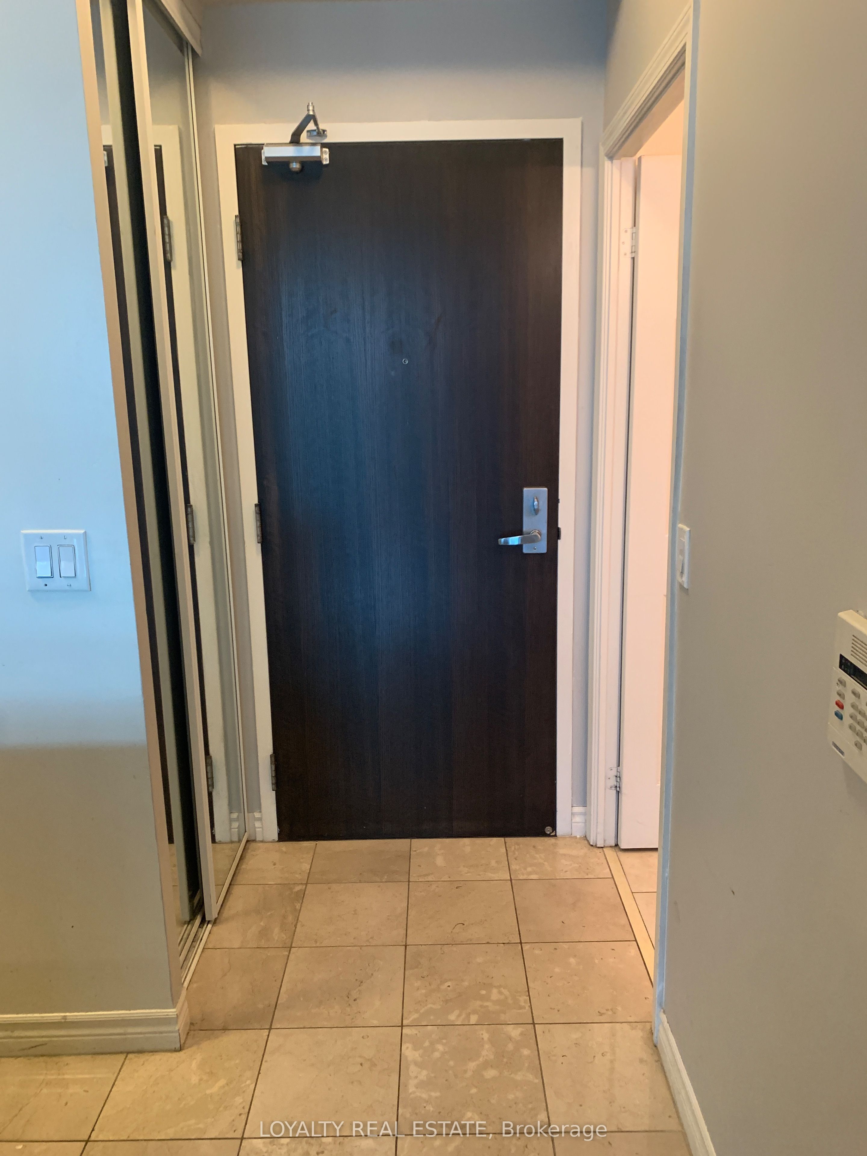 19 Grand Trunk Crescent 309 Property Photo 1