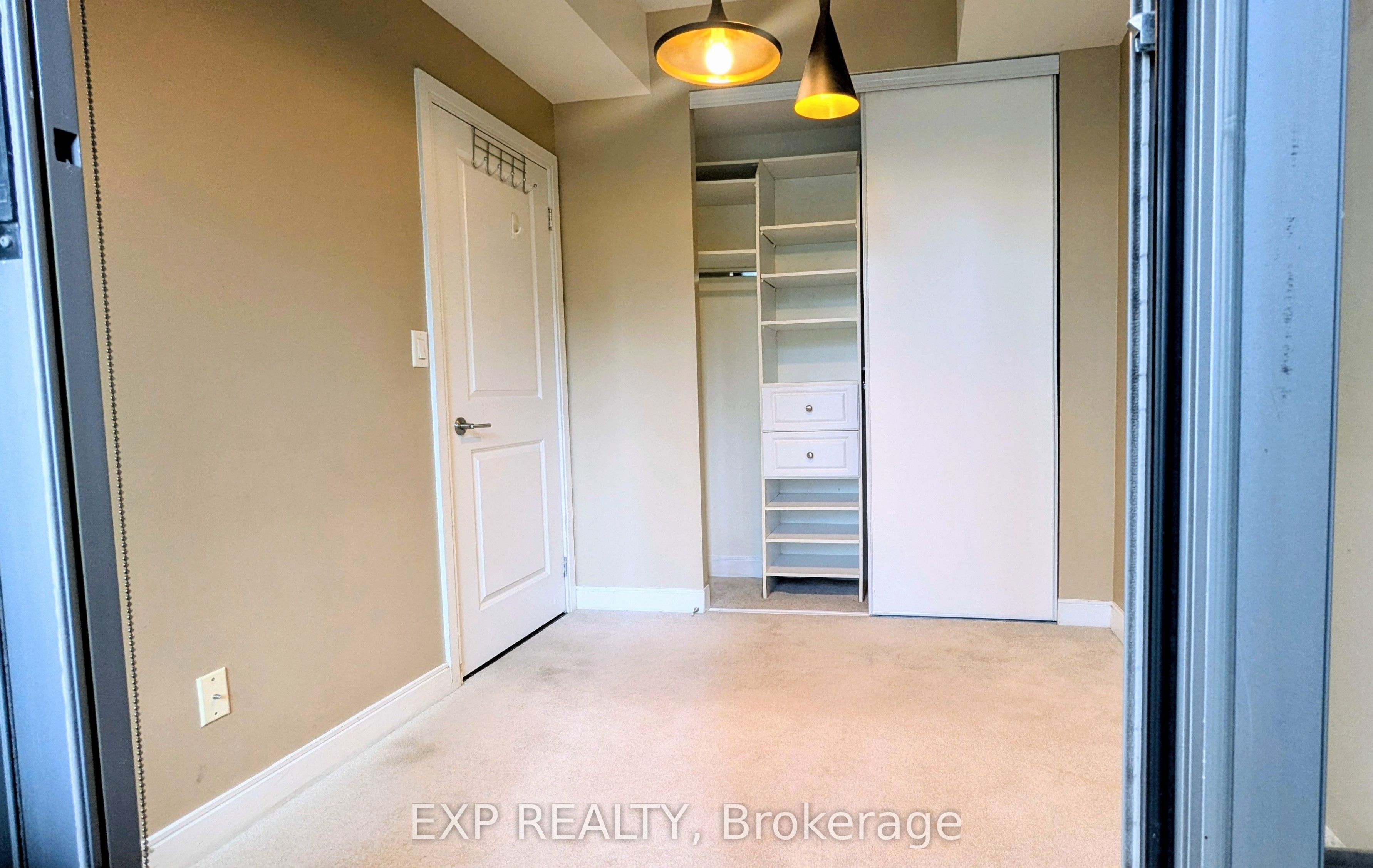 18 Yorkville Avenue 209 Property Photo 11