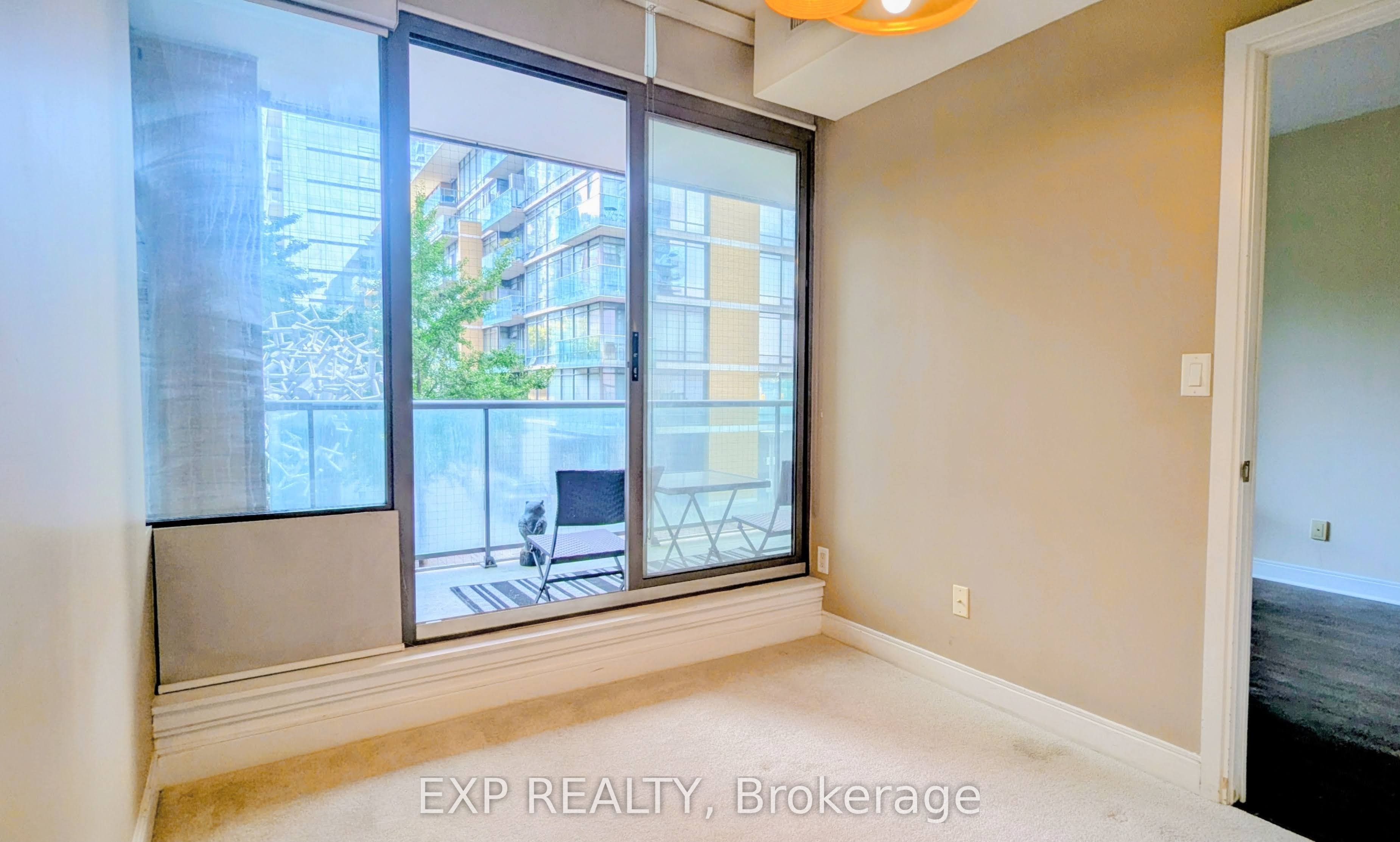 18 Yorkville Avenue 209 Property Photo 12