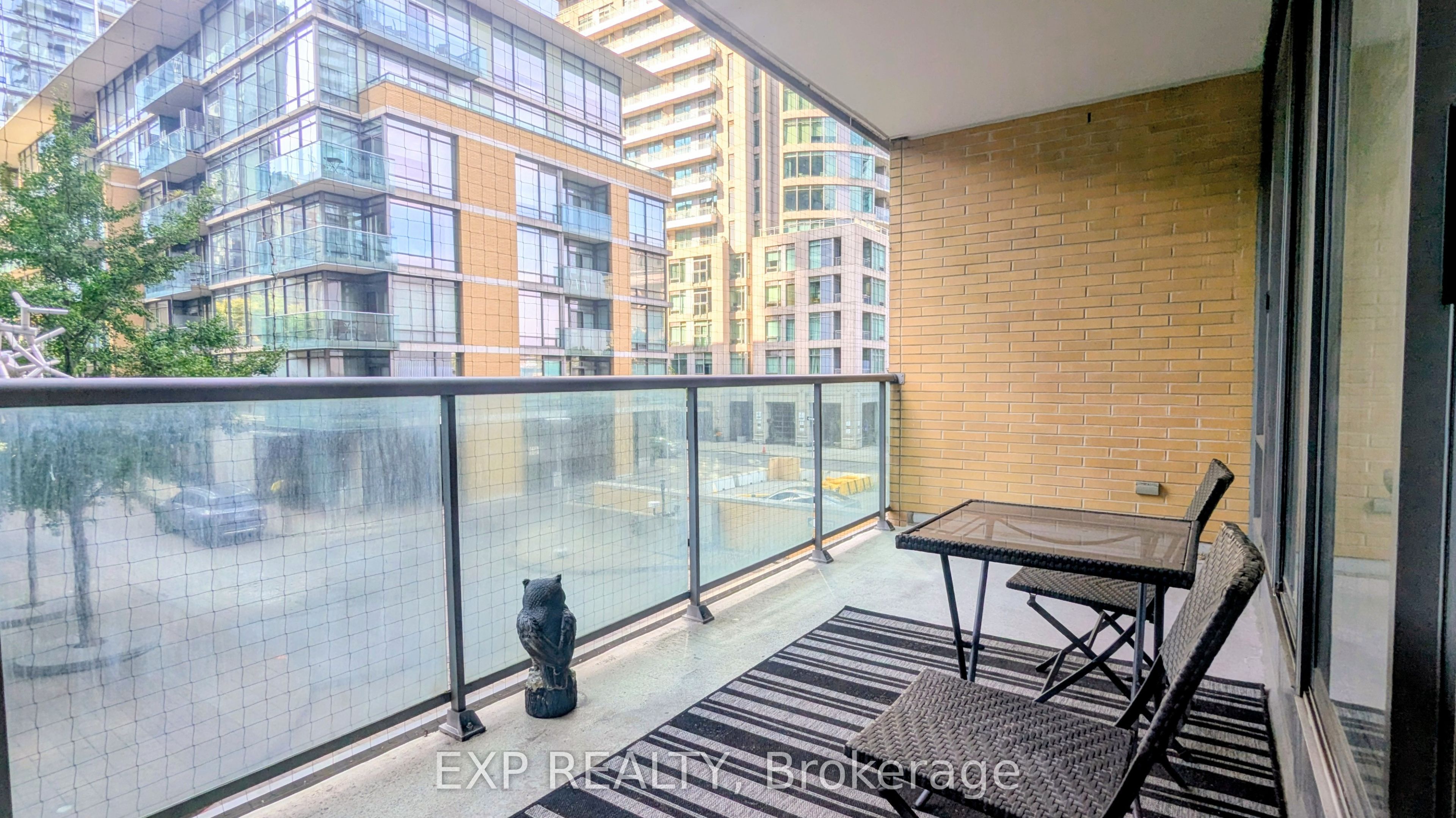 18 Yorkville Avenue 209 Property Photo 14
