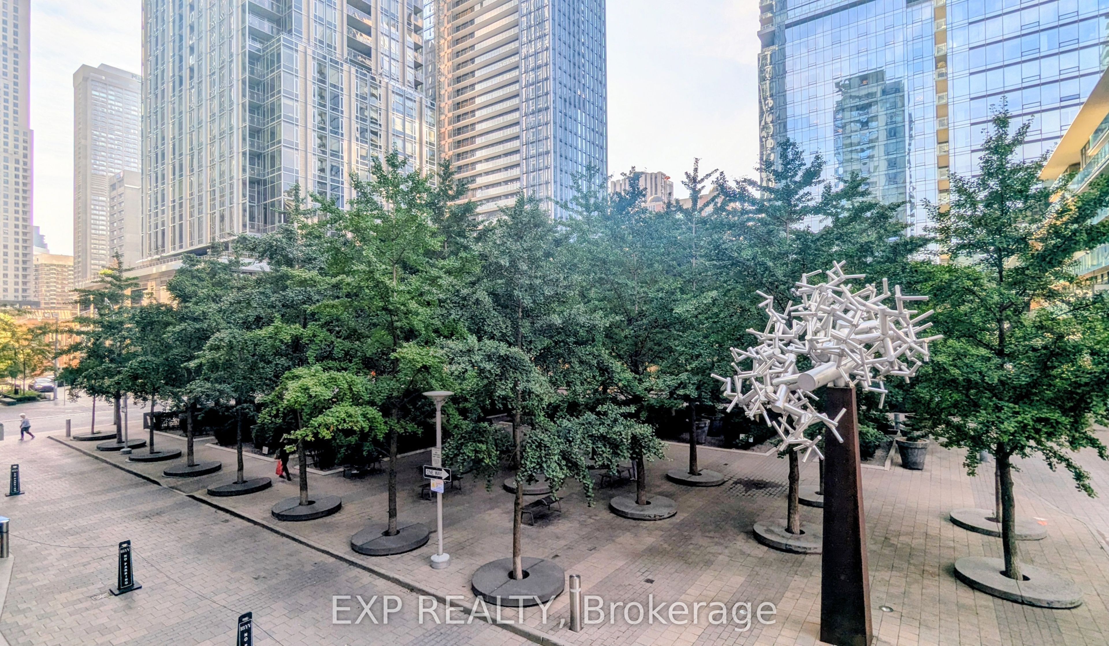 18 Yorkville Avenue 209 Property Photo 15